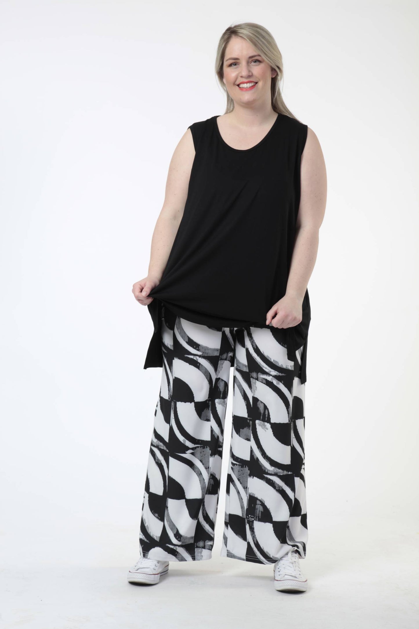 Sommer Hose in gerader Form aus er Satin Qualität, Bellamy in Schwarz-Wollweiß