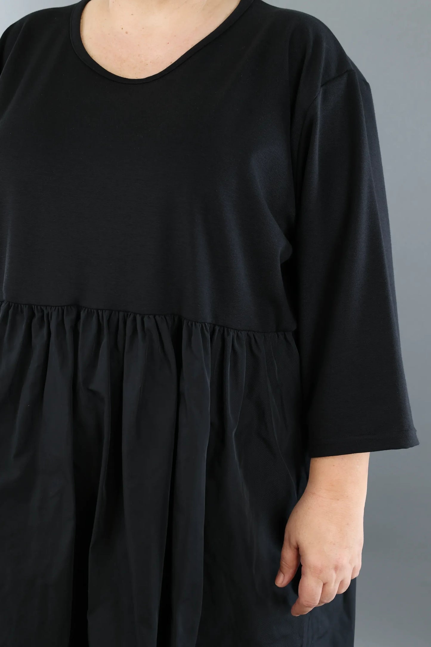 AKH Premium 6967 Kleid, Schwarz