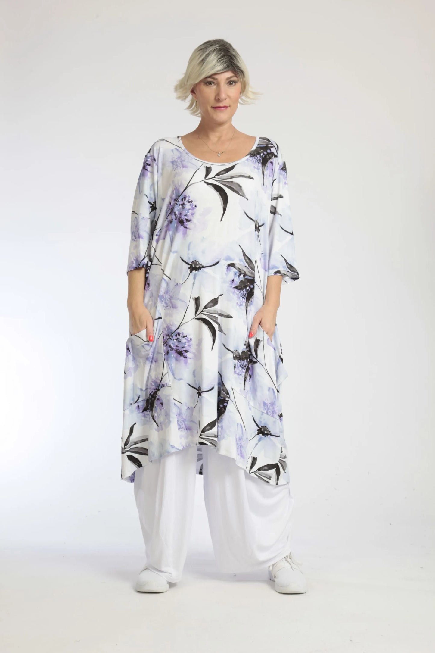 Sommer Kleid in gerader Form aus weicher Jersey Qualität, Sumire in Weiß-Flieder