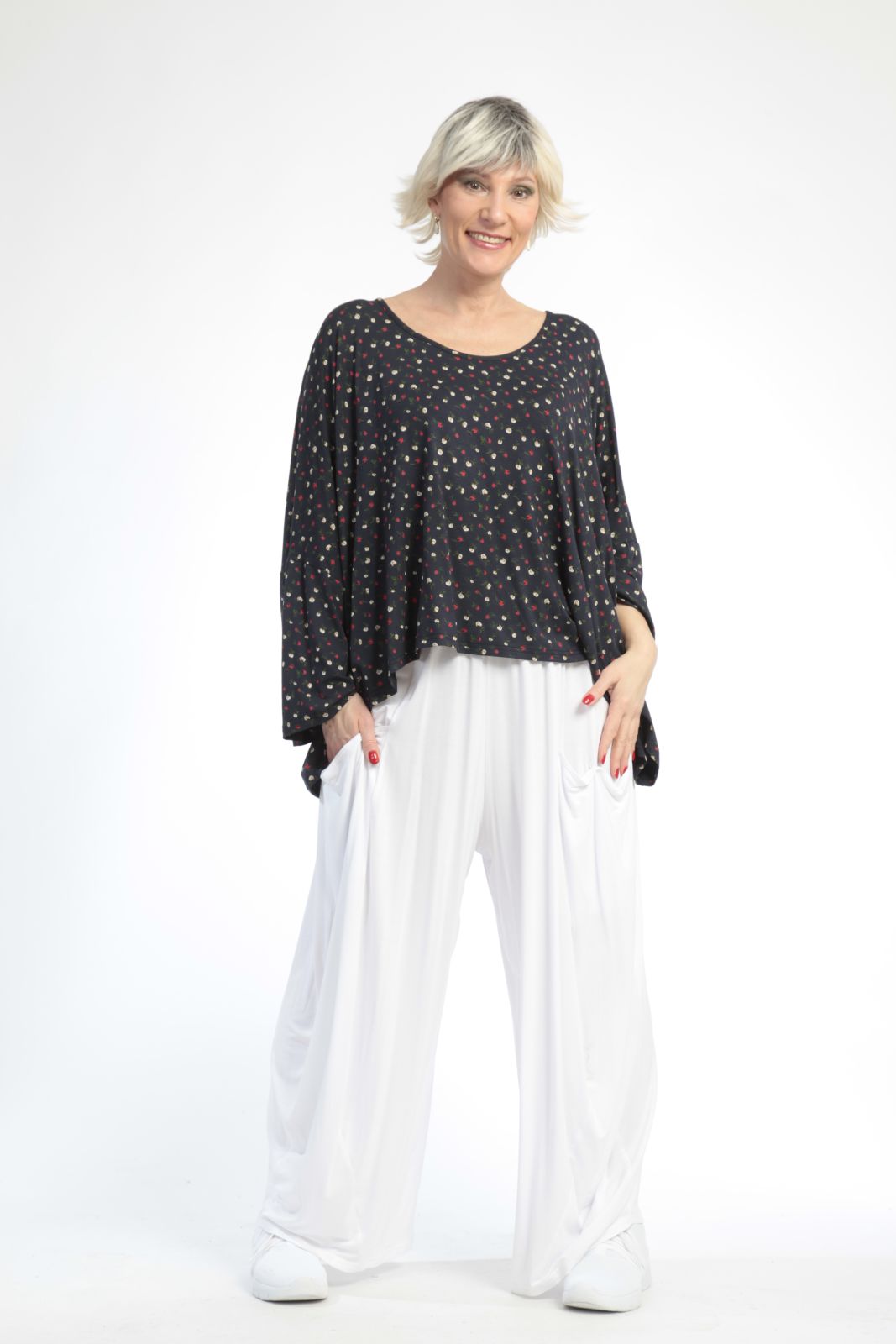 Sommer Big Shirt in kastiger Form aus weicher Jersey Qualität, Rayan-Blossom in Dunkelblau