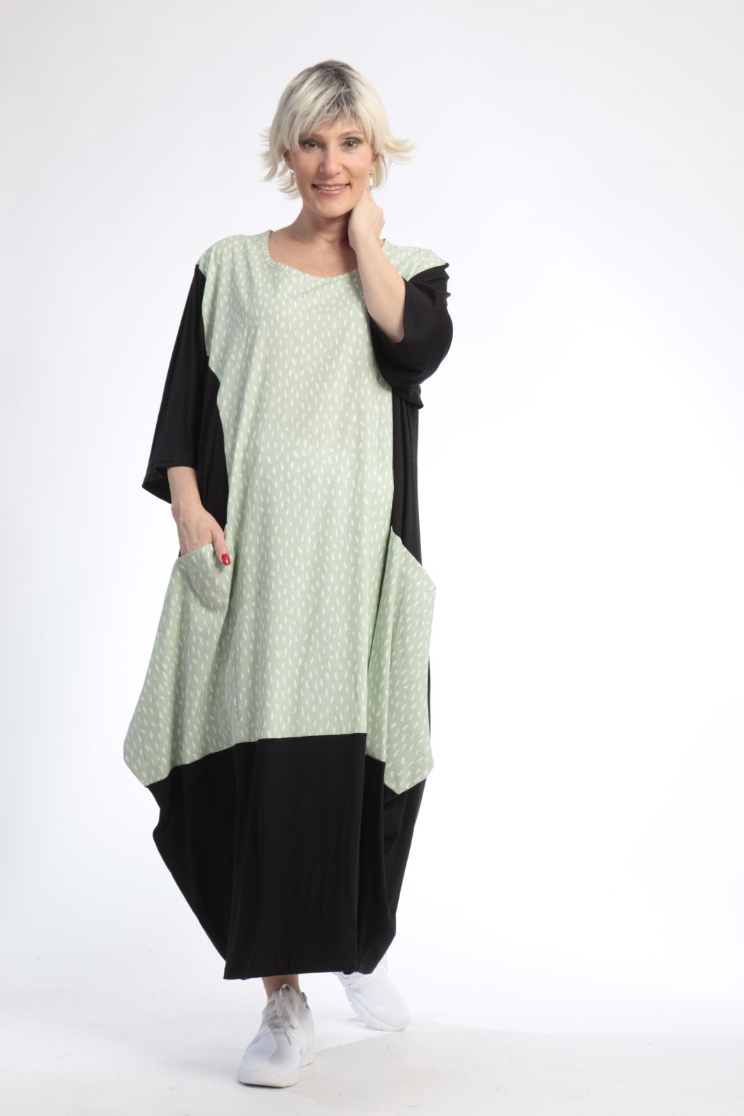 Summer dress in balloon shape made of airy poplin quality, Baali in black and light green