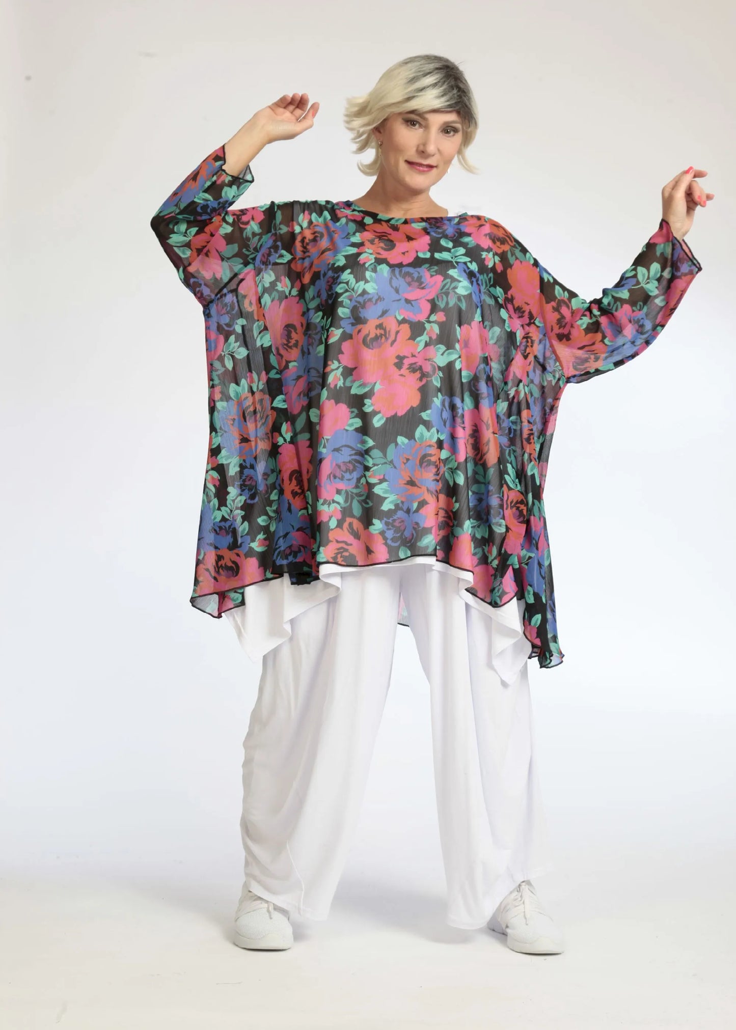 Sommer Big Shirt in A-Form aus luftiger Chiffon Qualität, Novelle in Schwarz-Rot-Blau