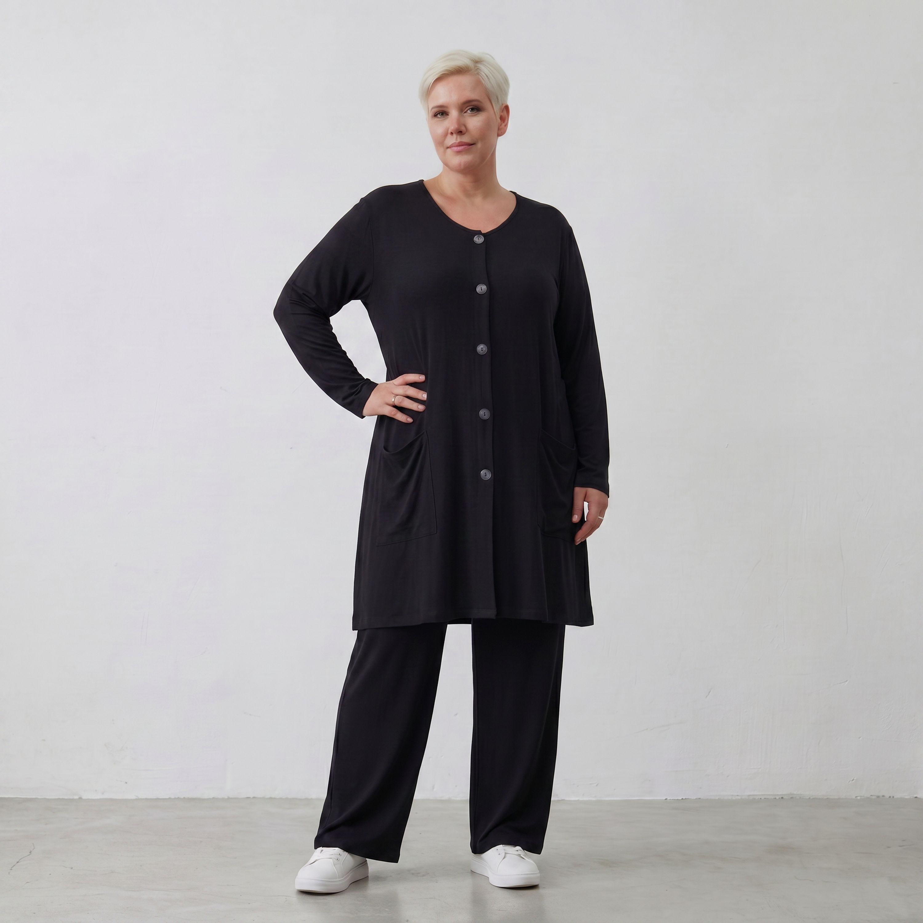 AKH Basics Jacke und Hose in Schwarz als Lagenlook-Basis