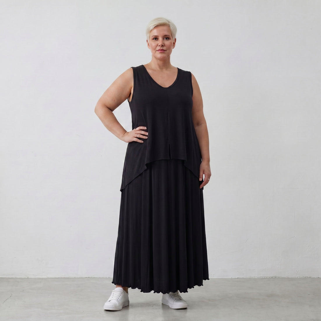 AKH Basics Überwurf und Rock in Schwarz aus eigener Fertigung