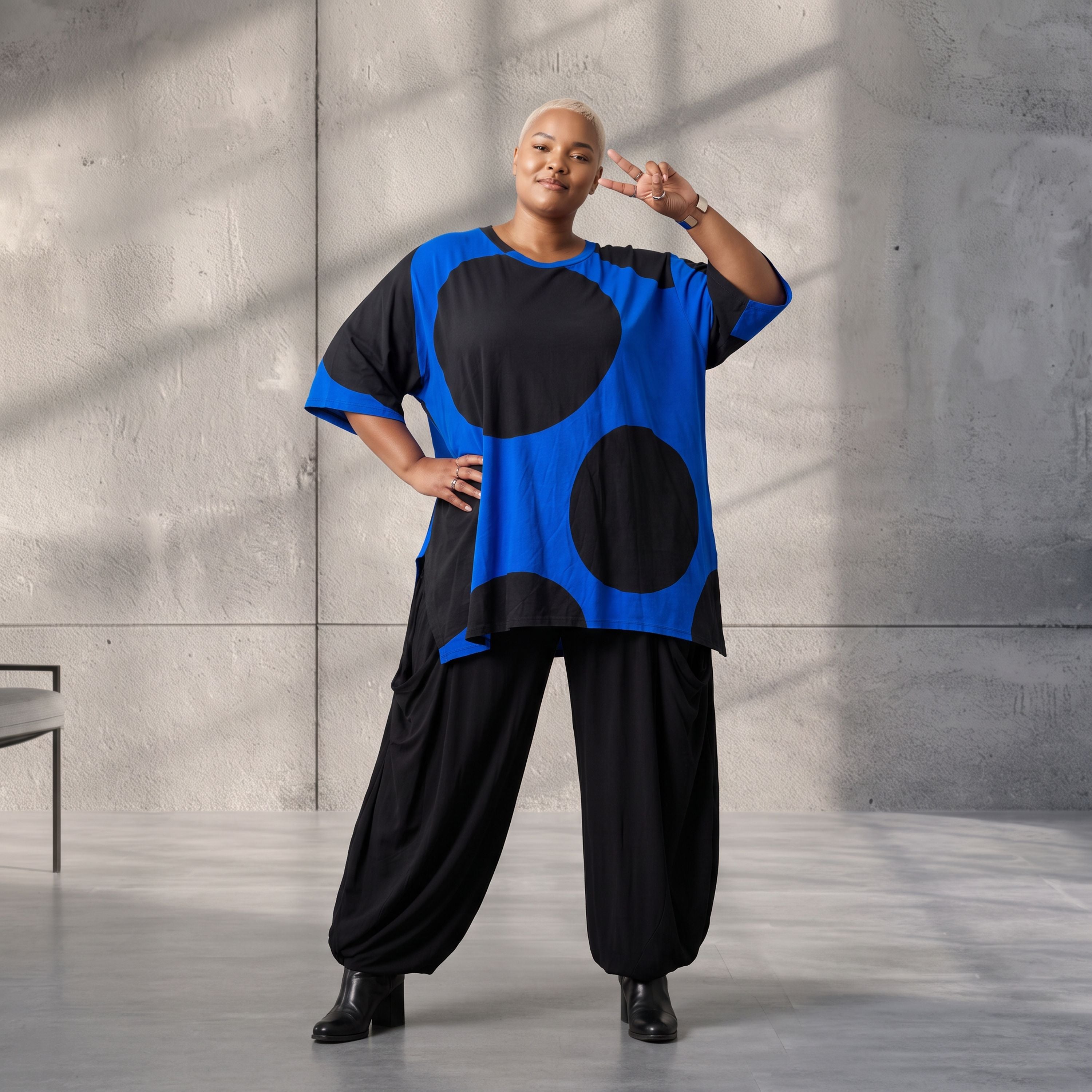 Funky Diva · Shirt · DotsDiva · KD526 · BlueDots