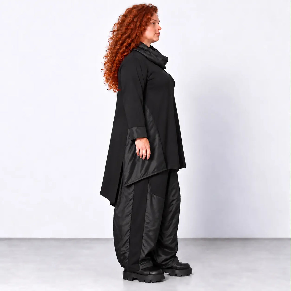 AKH Premium · Hose · Ophelia · 6883 · Black