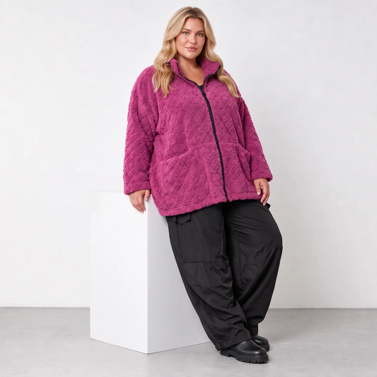 AKH Fashion · Jacke · CuddlySuede · 7104 · BerryCheck