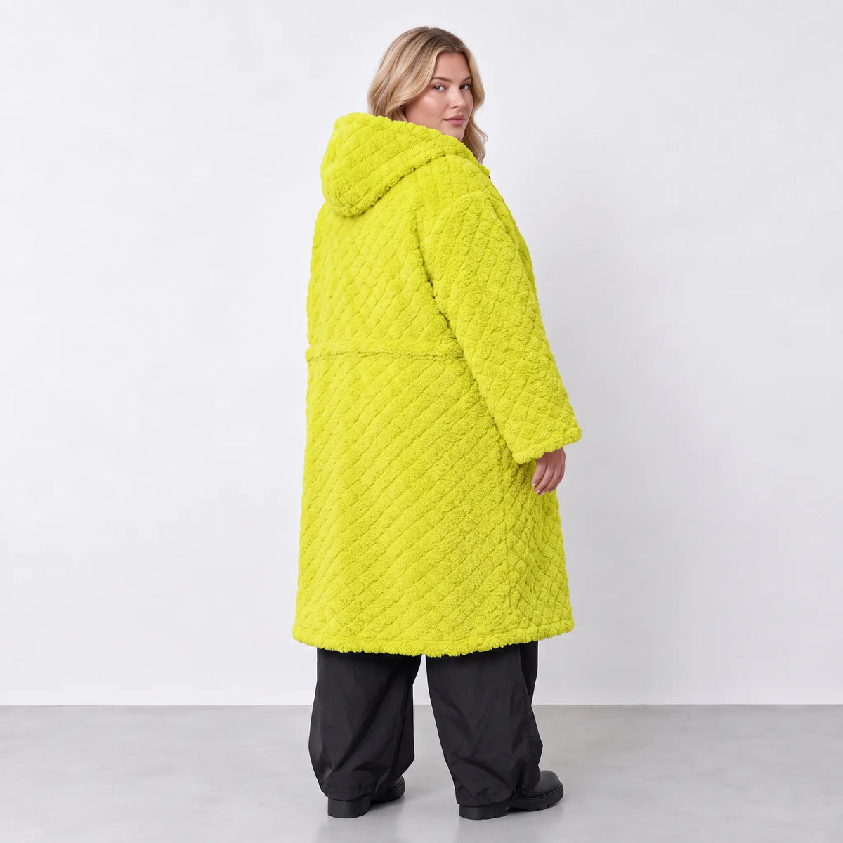 AKH Fashion · Mantel · CuddlySuede · 7102 · LimeCheck