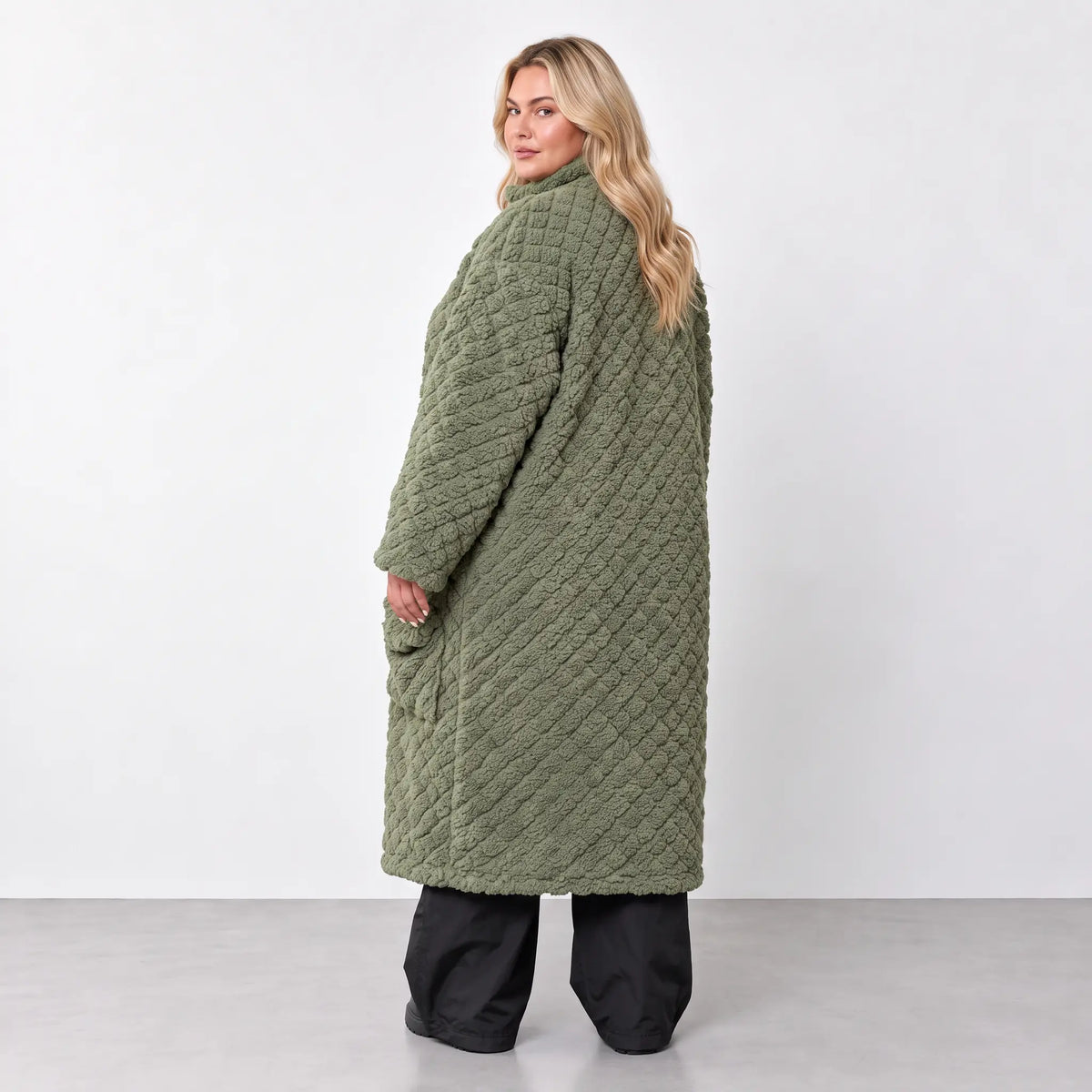 AKH Fashion · Mantel · CuddlySuede · 7153 · KhakiCheck