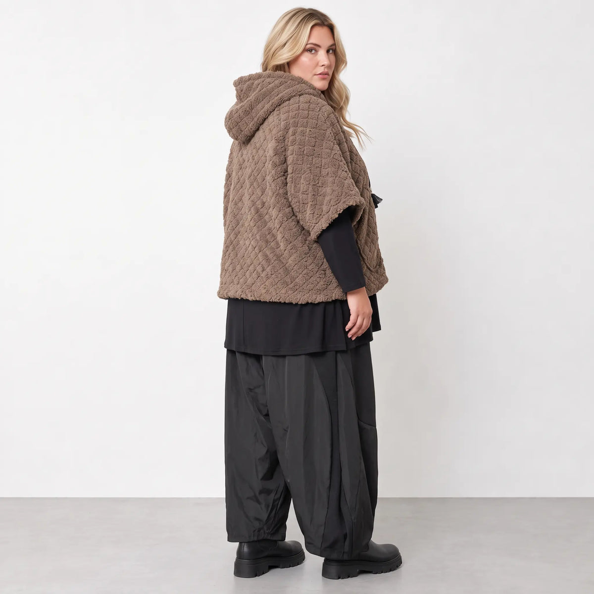 AKH Fashion · Weste · CuddlySuede · 7212 · ChocoCheck