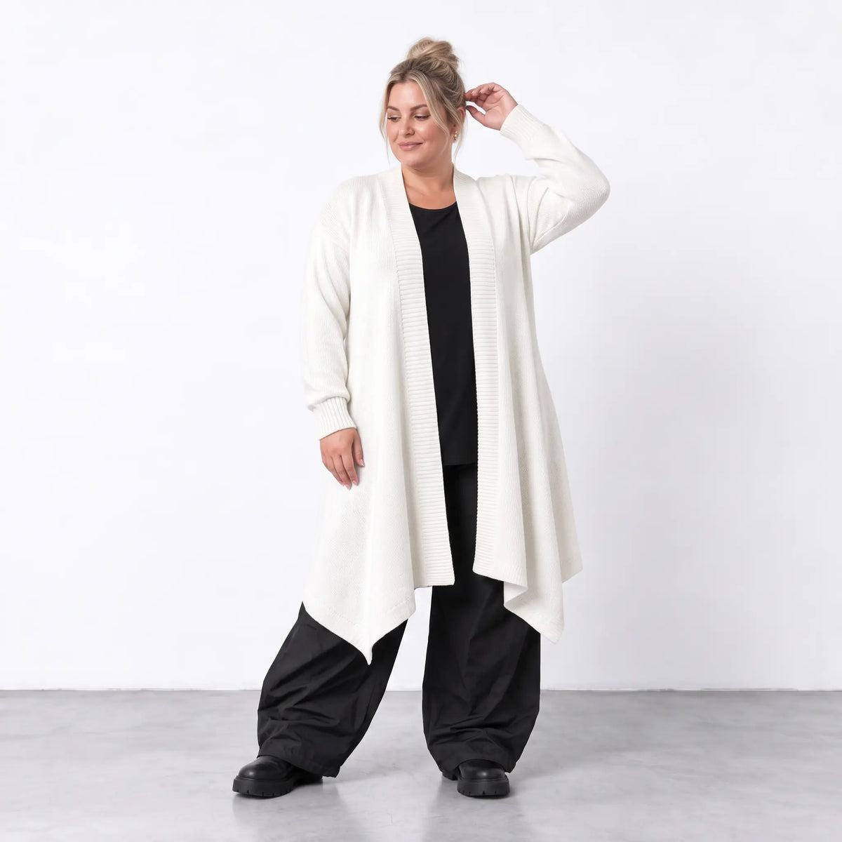 AKH Premium · Cardigan · Warmella · 2636 · Cream