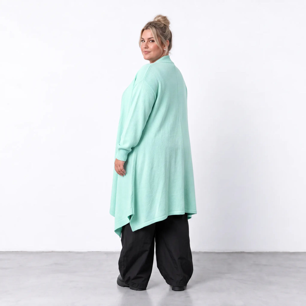 AKH Premium · Cardigan · Warmella · 2636 · Mint
