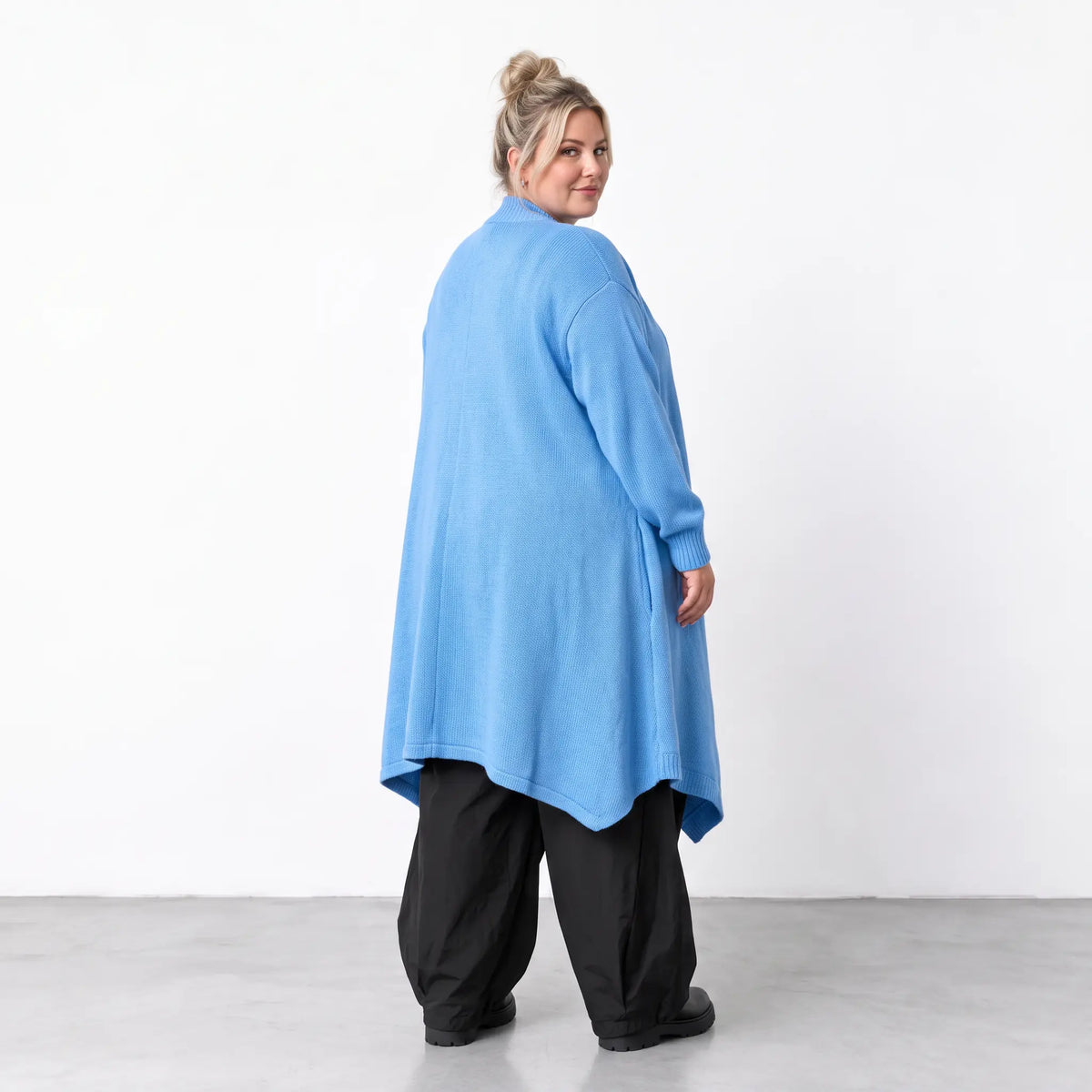 AKH Premium · Cardigan · Warmella · 2636 · FrostBlue