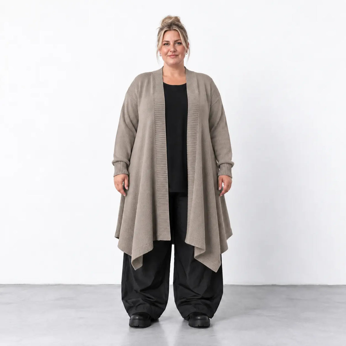 AKH Premium · Cardigan · Warmella · 2636 · Coffee