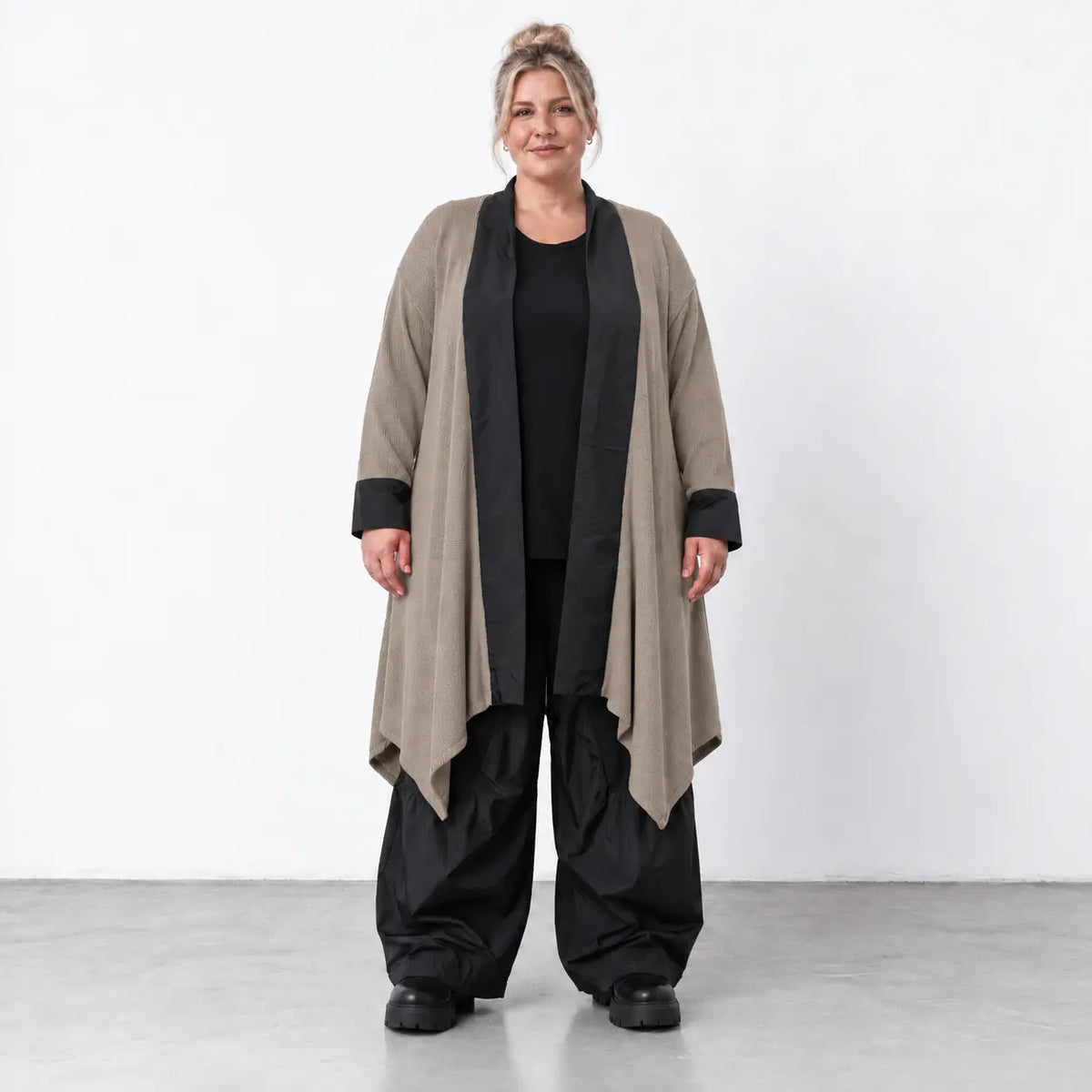 AKH Premium · Cardigan · Warmella · 2637 · Coffee