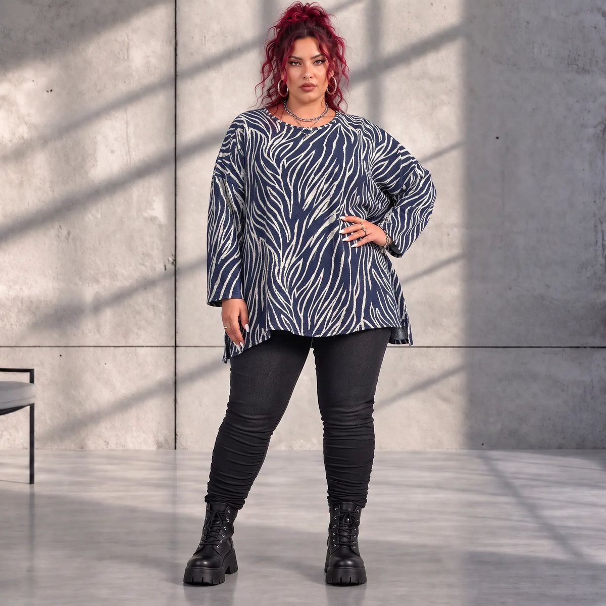 Funky Diva · Shirt · ZebraDiva · T200 · NavyWhite