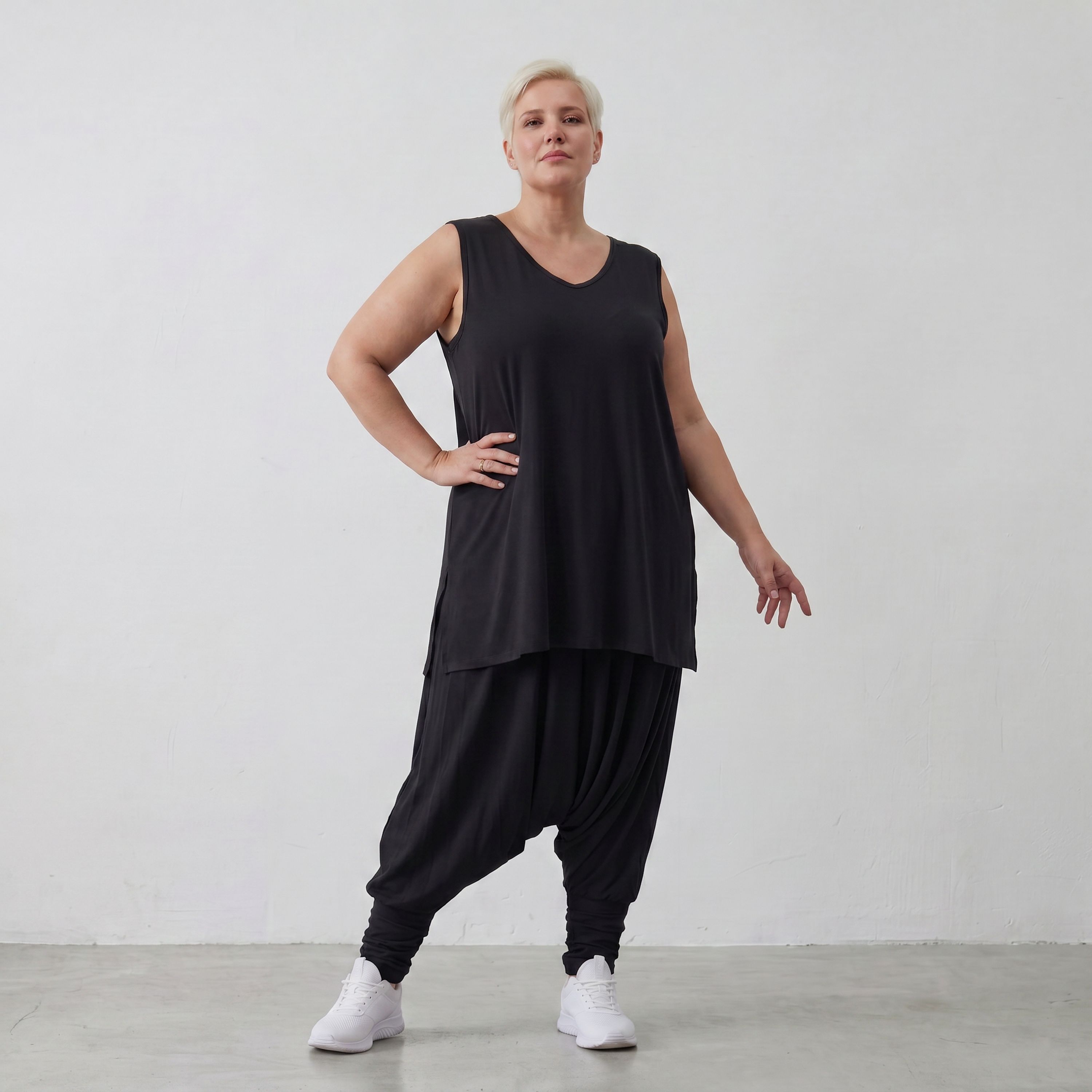 AKH Basics · Hose · Skye · 142 · Schwarz