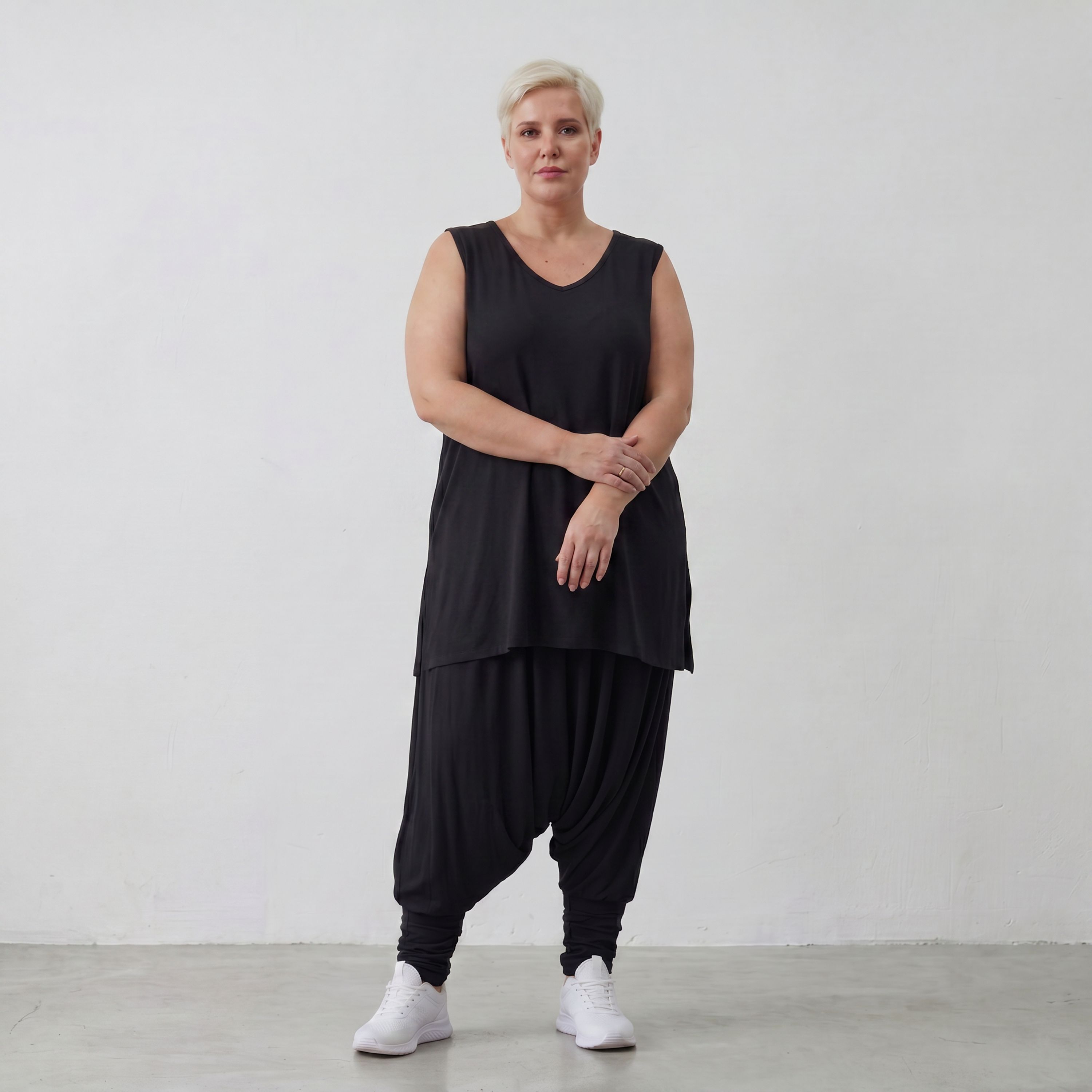 AKH Basics · Hose · Skye · 142 · Schwarz