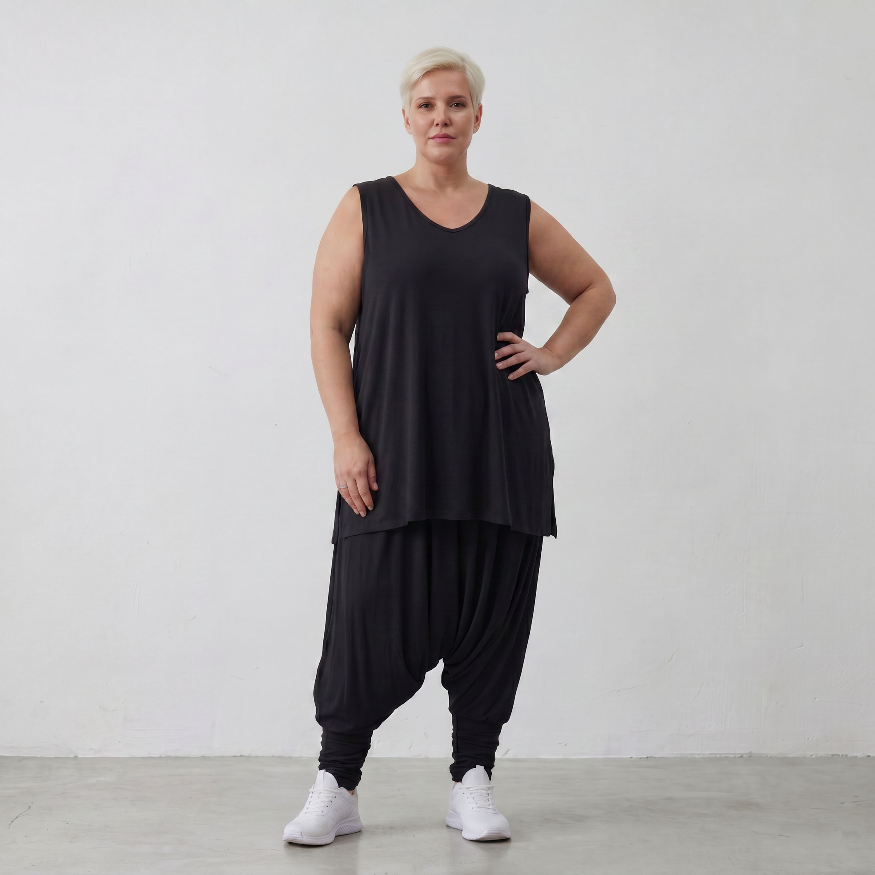 AKH Basics · Hose · Skye · 142 · Schwarz