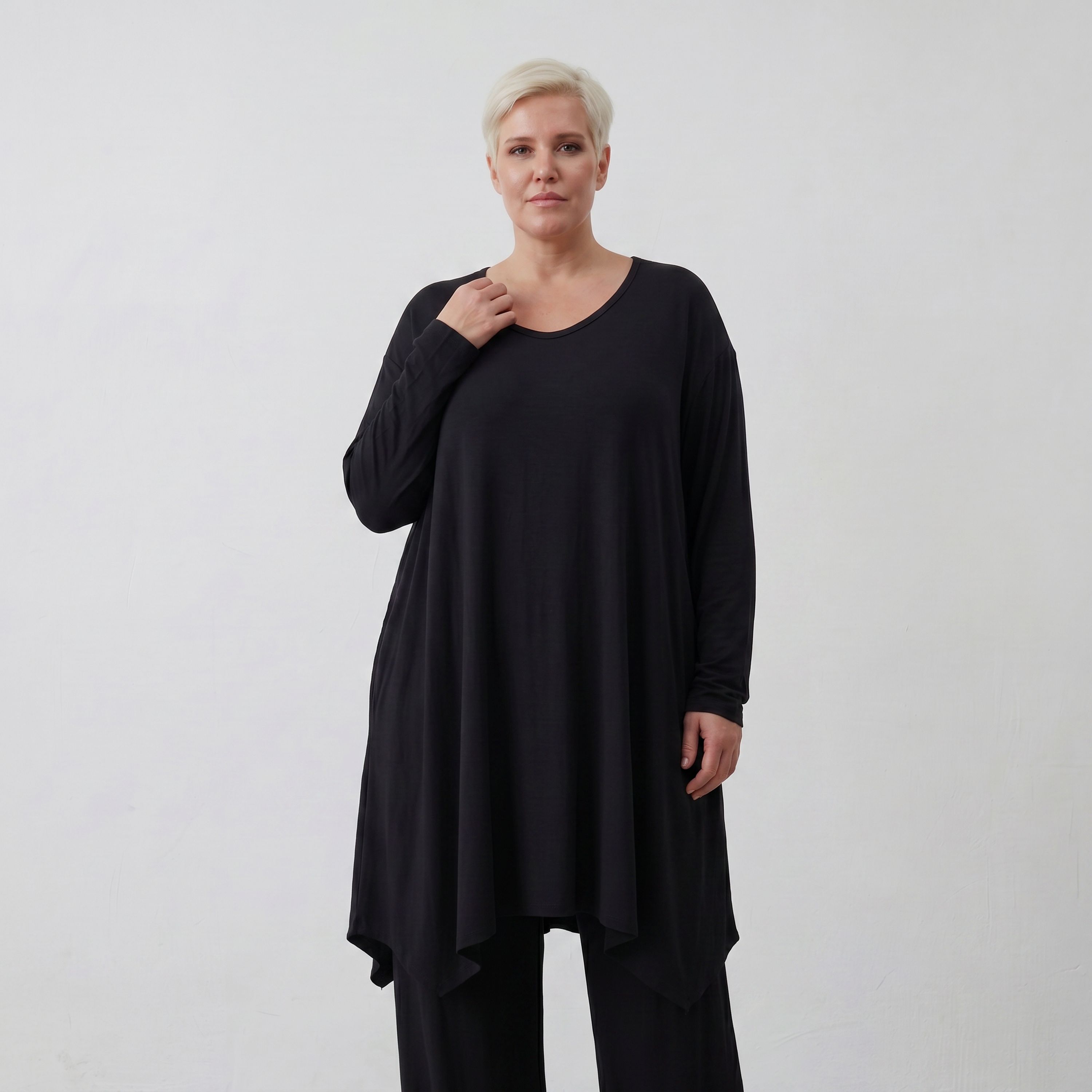 AKH Basics · T-shirt · Skye · 2030 · Noir