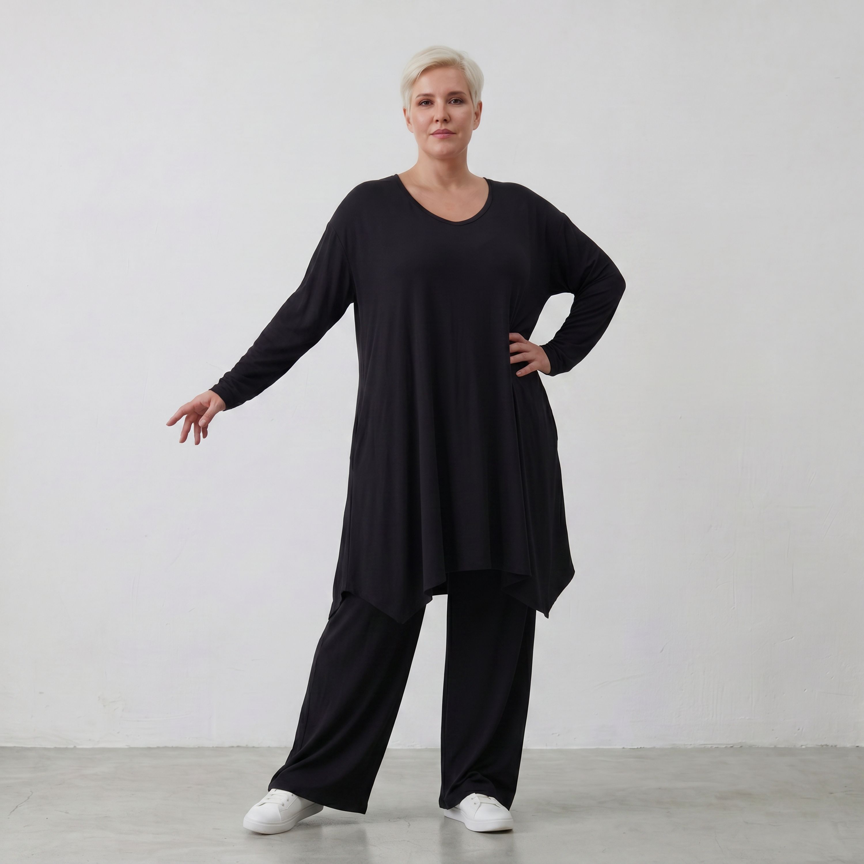 AKH Basics · T-shirt · Skye · 2030 · Noir