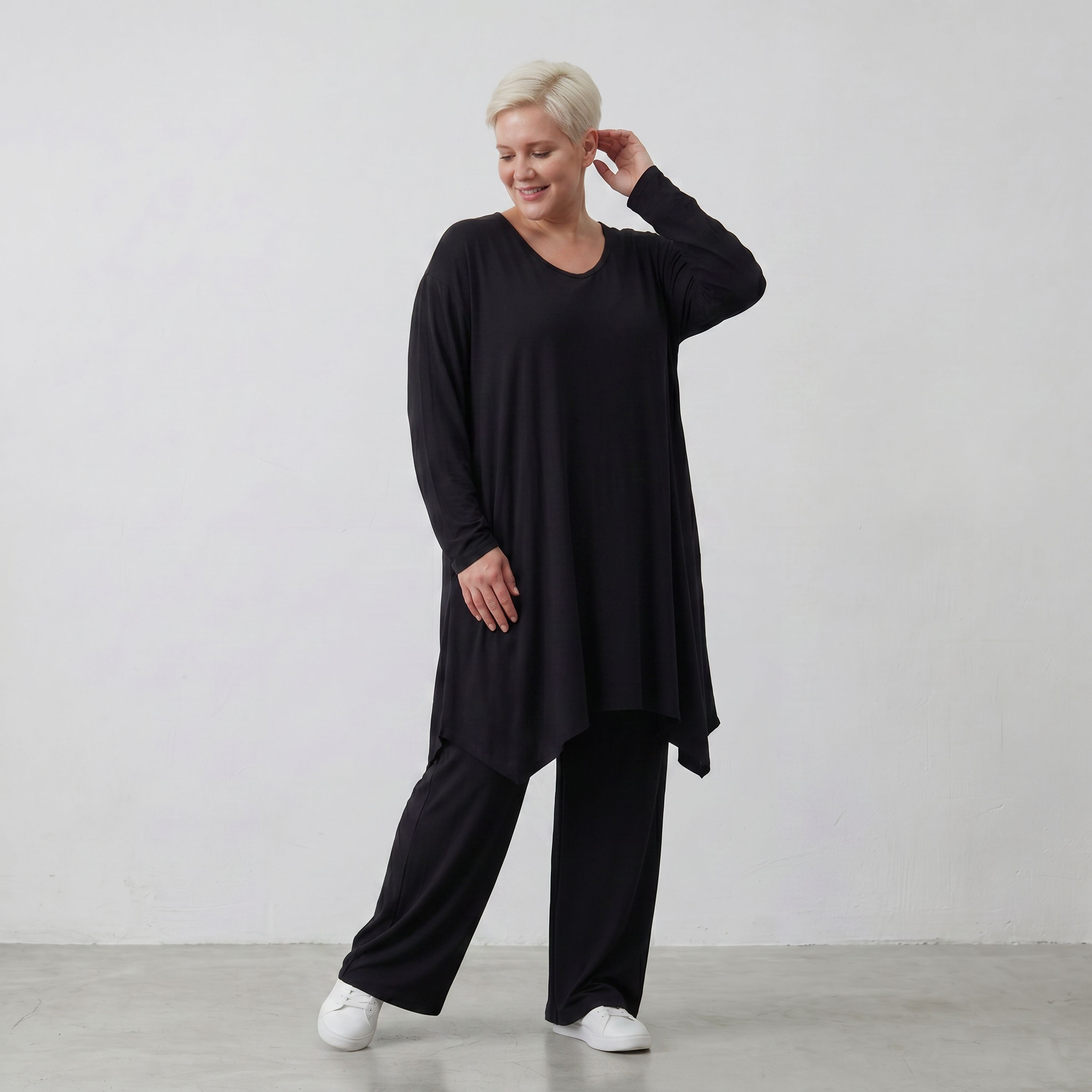 AKH Basics · T-shirt · Skye · 2030 · Noir