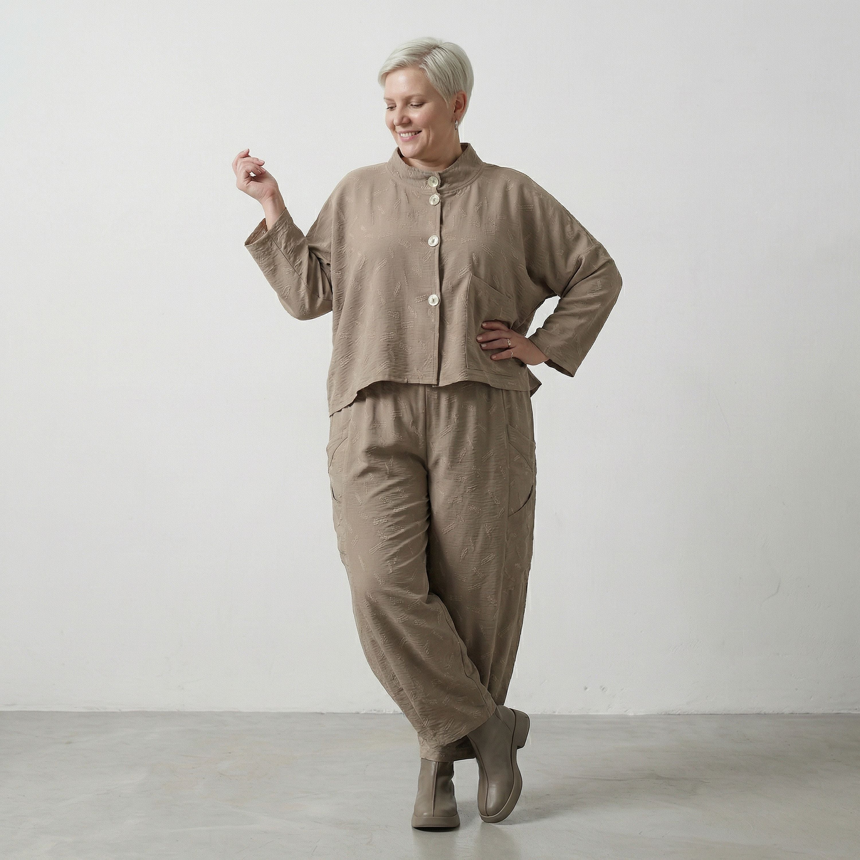 AKH 6710 Trousers, Beige