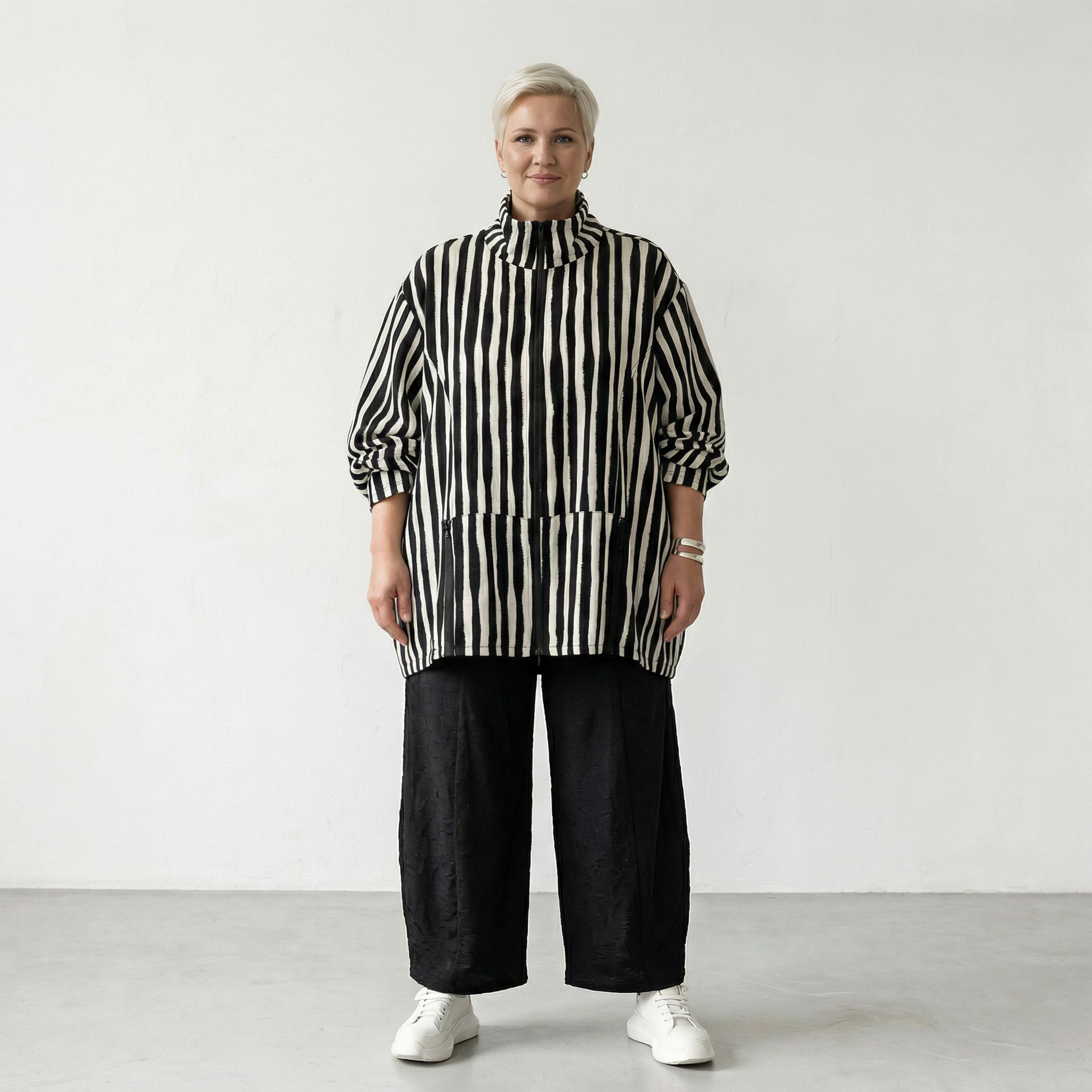 AKH 6927 Trousers, Black