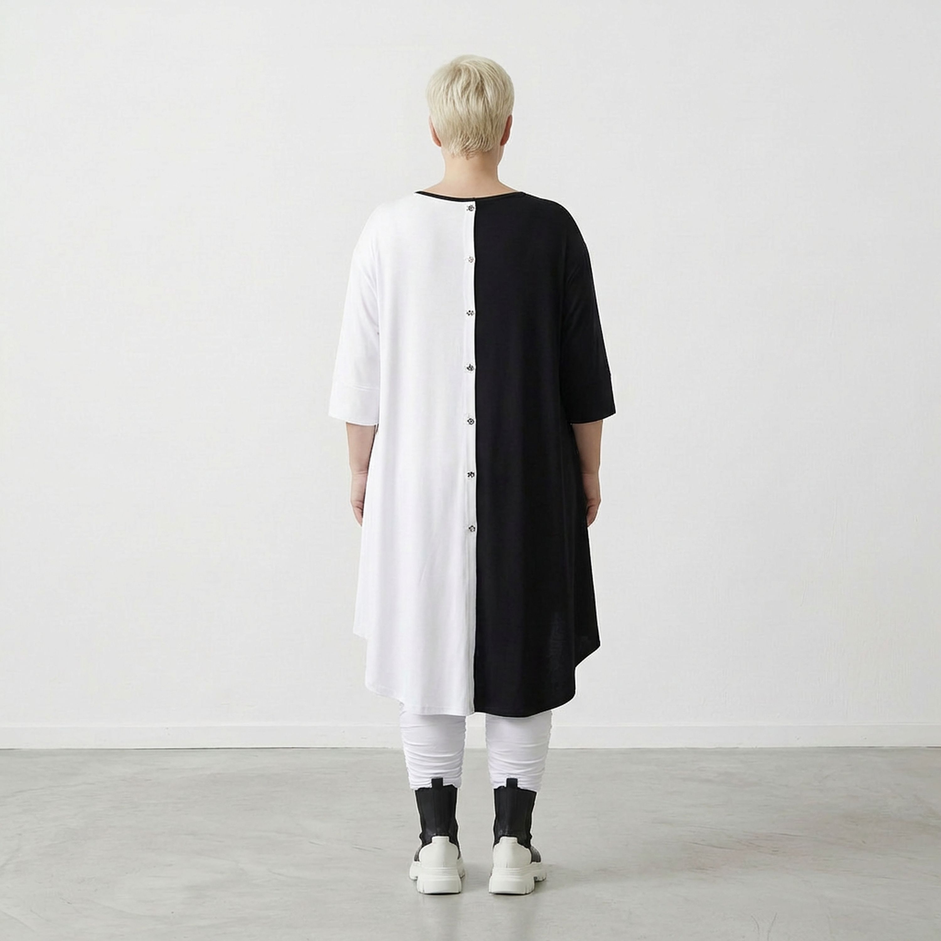 AKH 6892 Big Shirt, Black and White