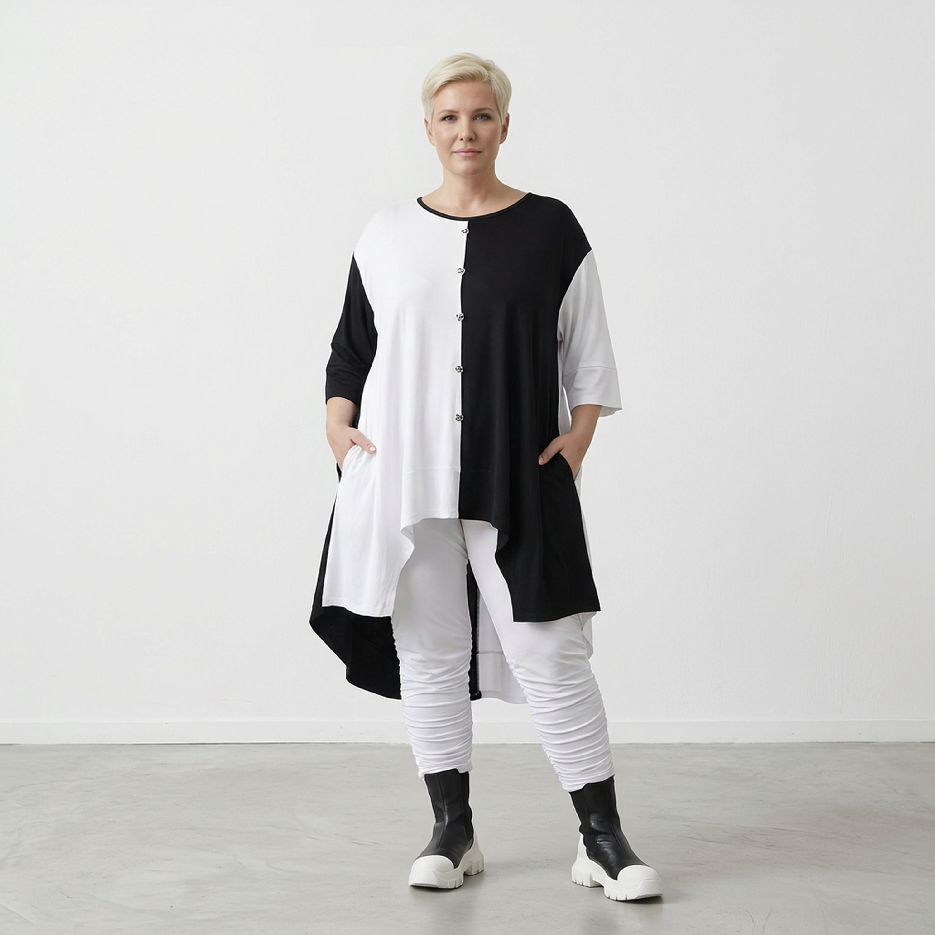 AKH 6892 Big Shirt, Black and White