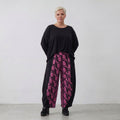 Pantalon AKH 8069, noir-fuchsia