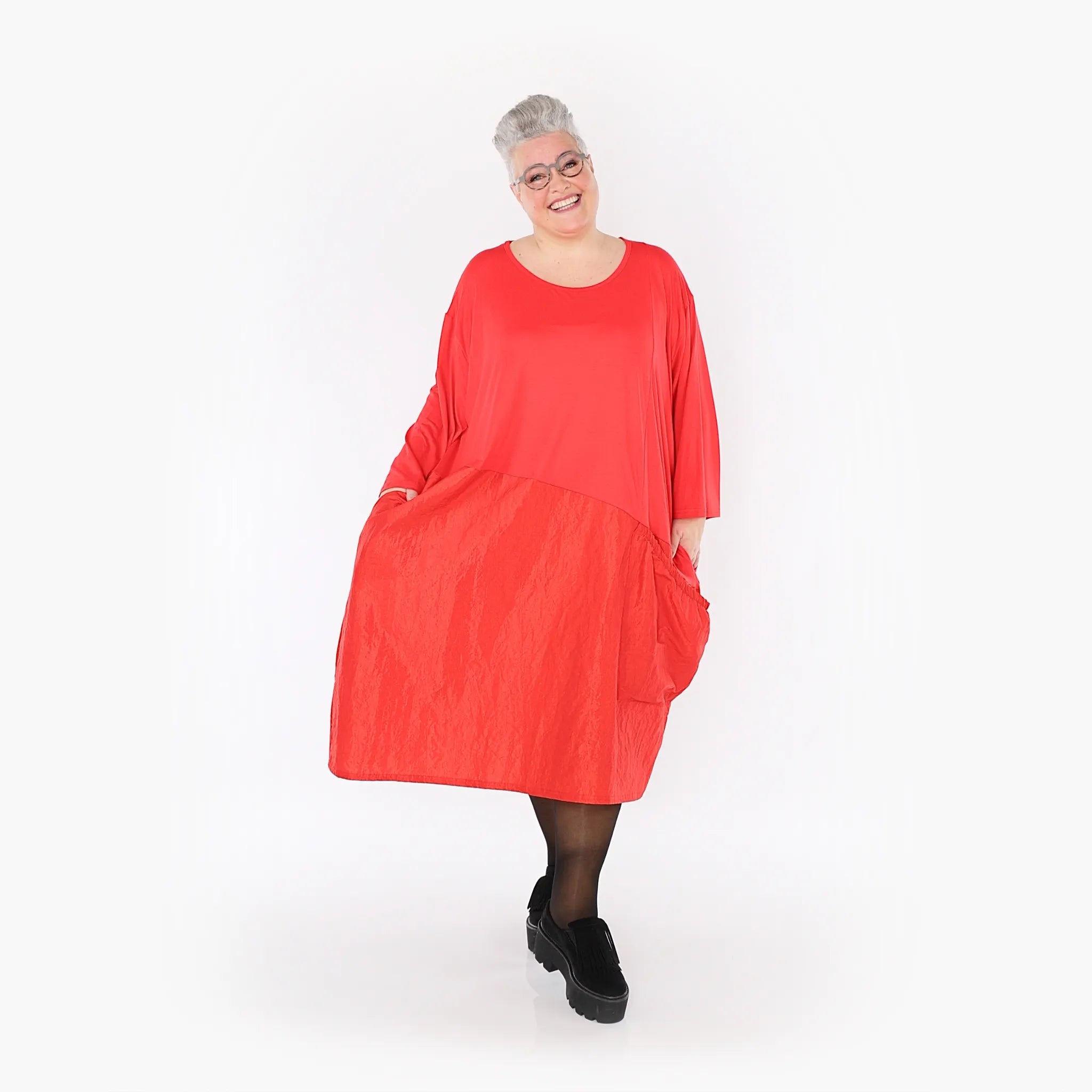 Robe AKH 7016, rouge