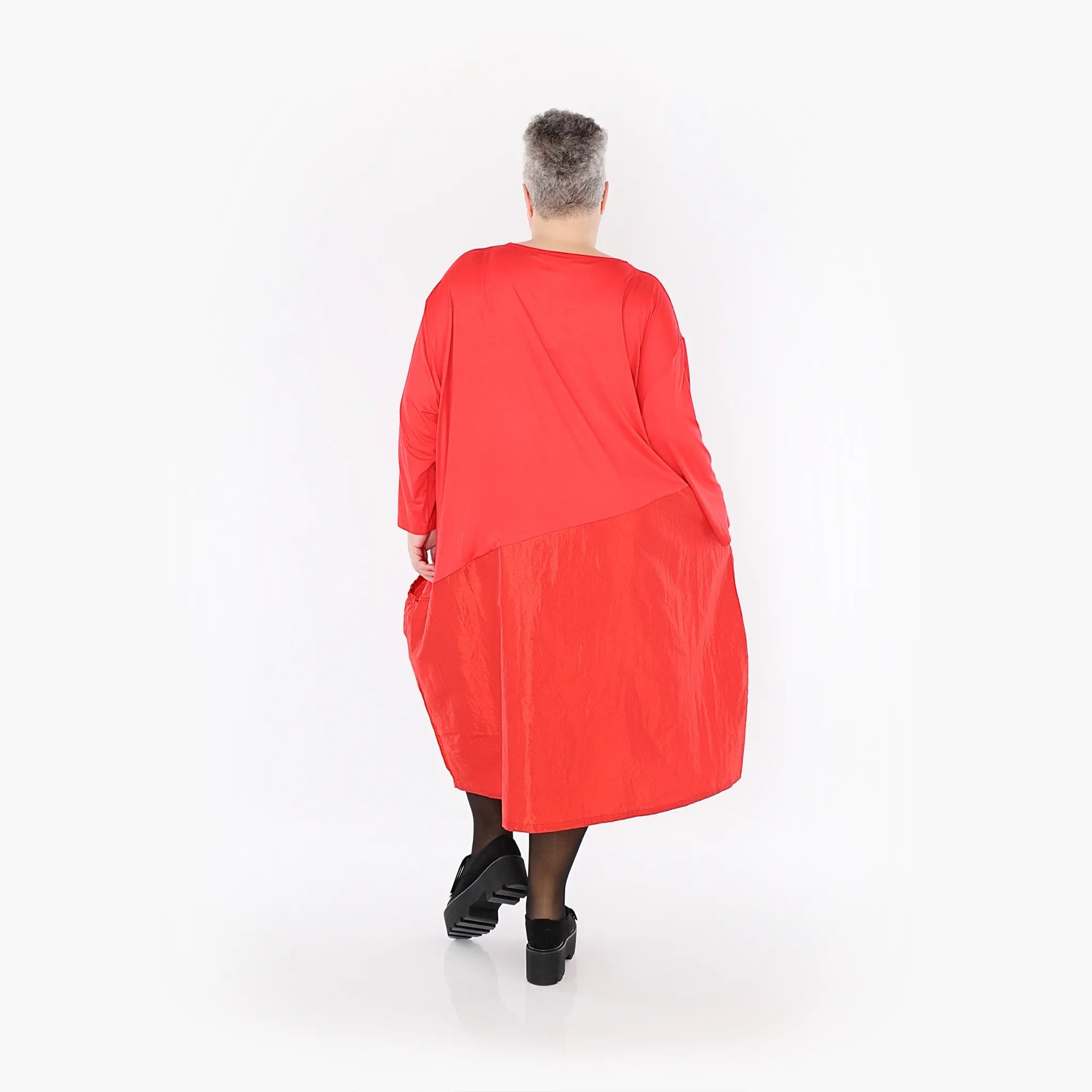 Robe AKH 7016, rouge