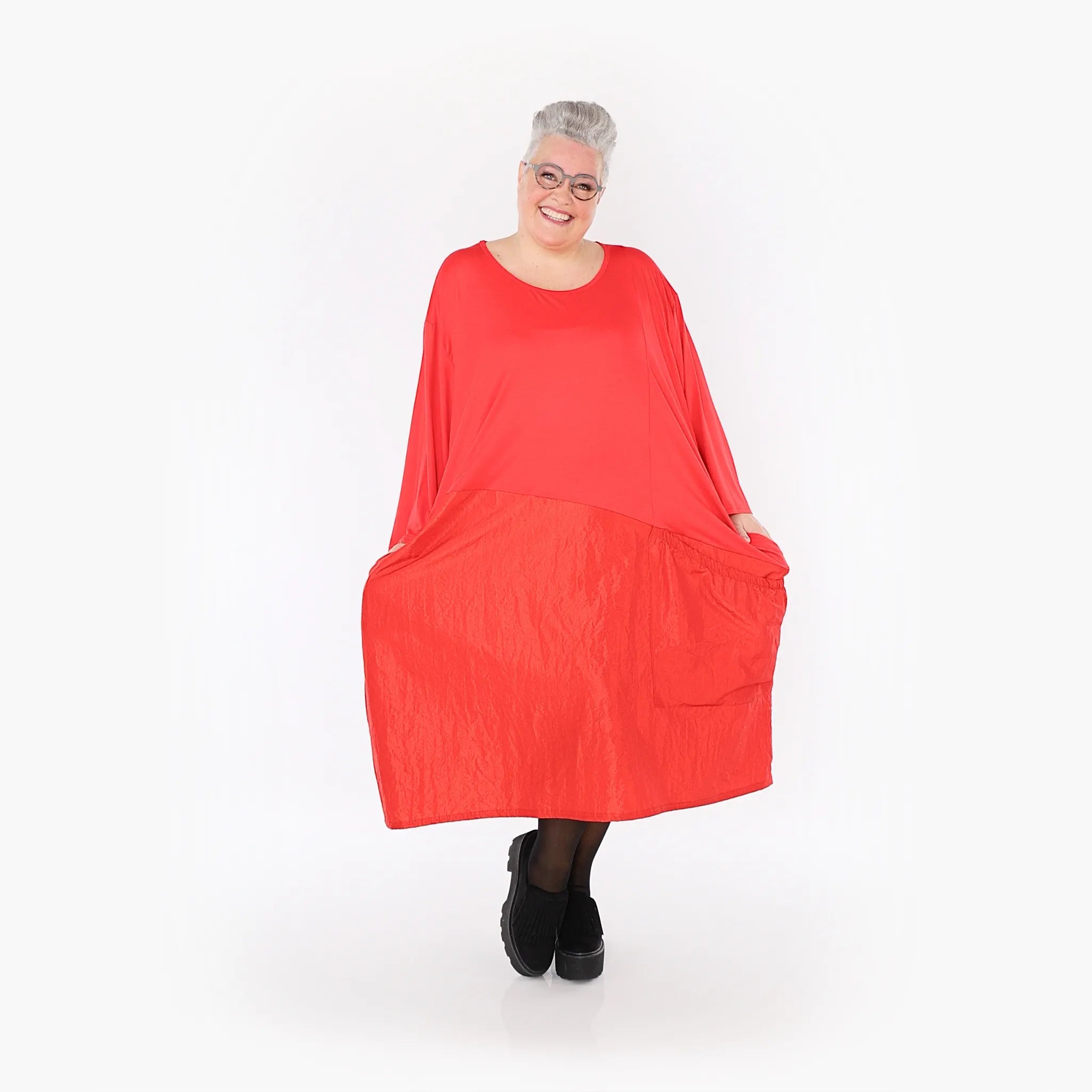 Robe AKH 7016, rouge