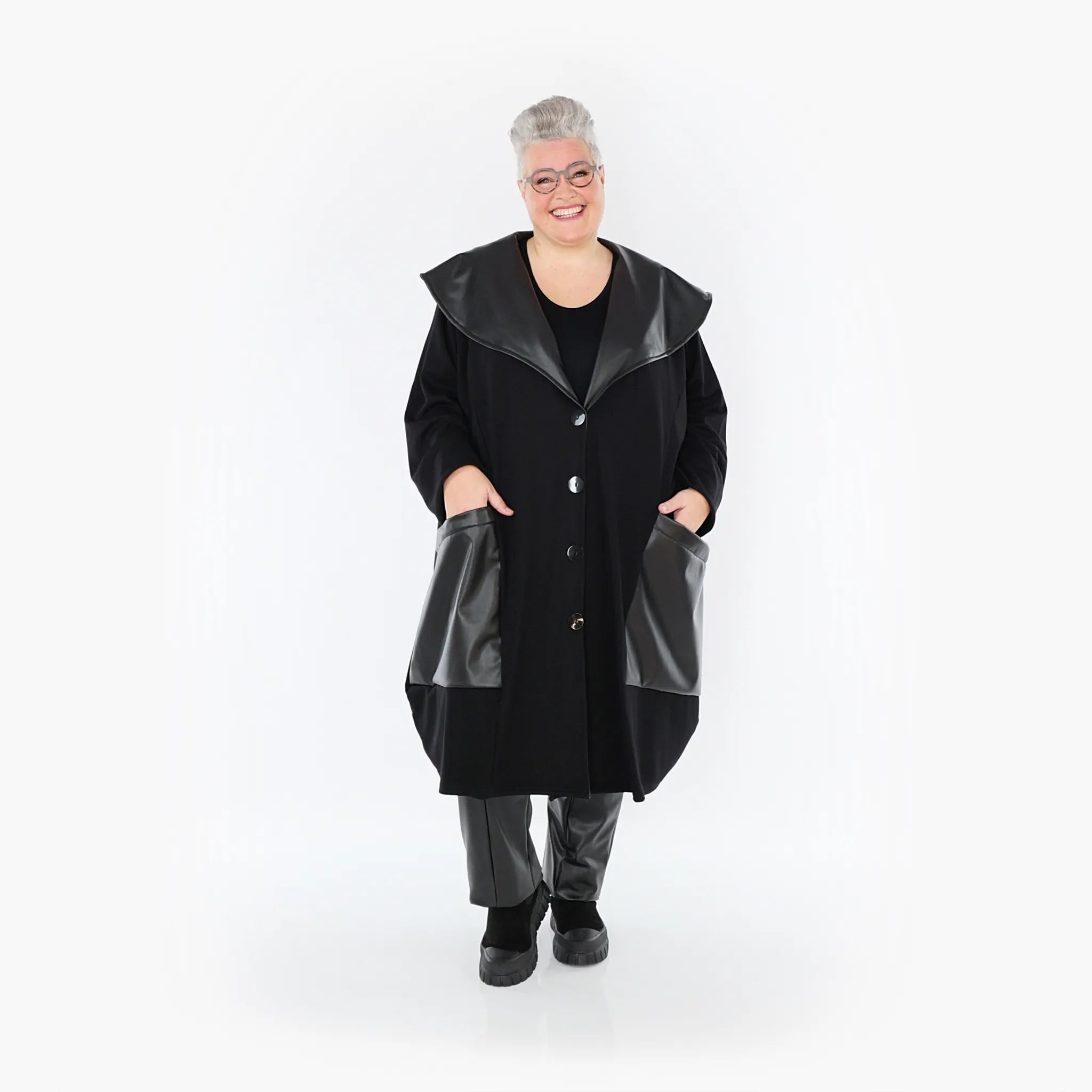 AKH 7002 Coat, Black