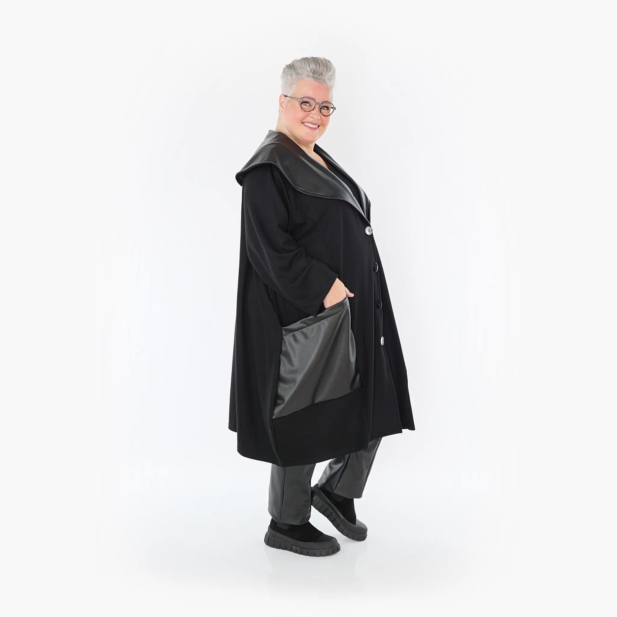 AKH 7002 Coat, Black