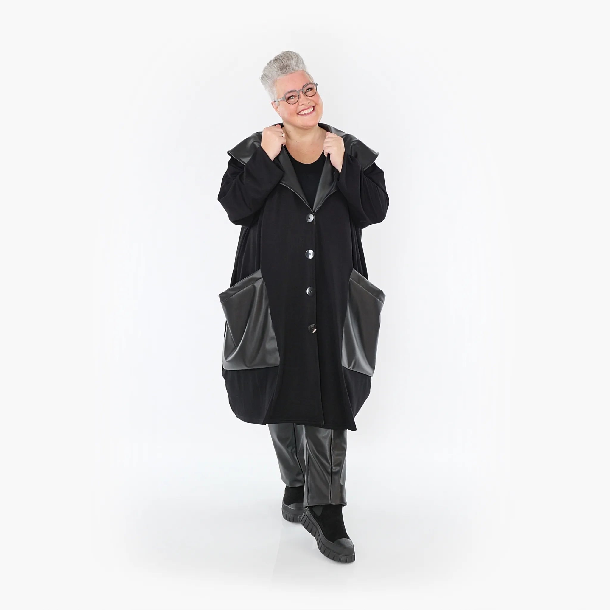 AKH 7002 Coat, Black