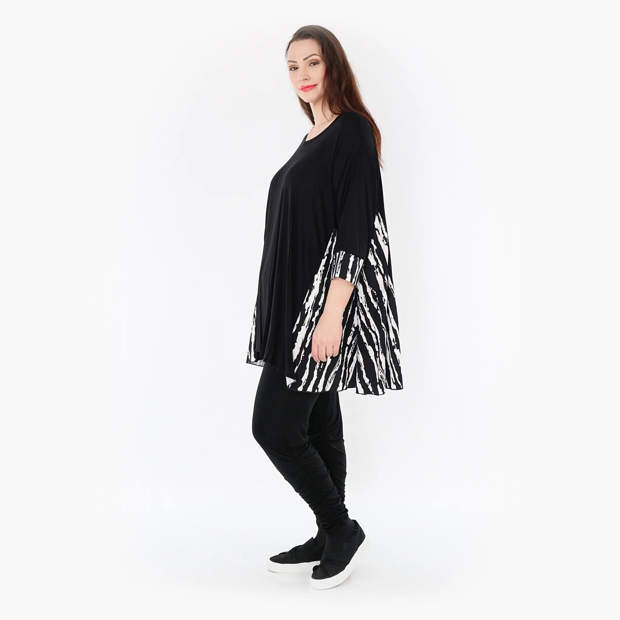 AKH 593 Big Shirt, Black and White
