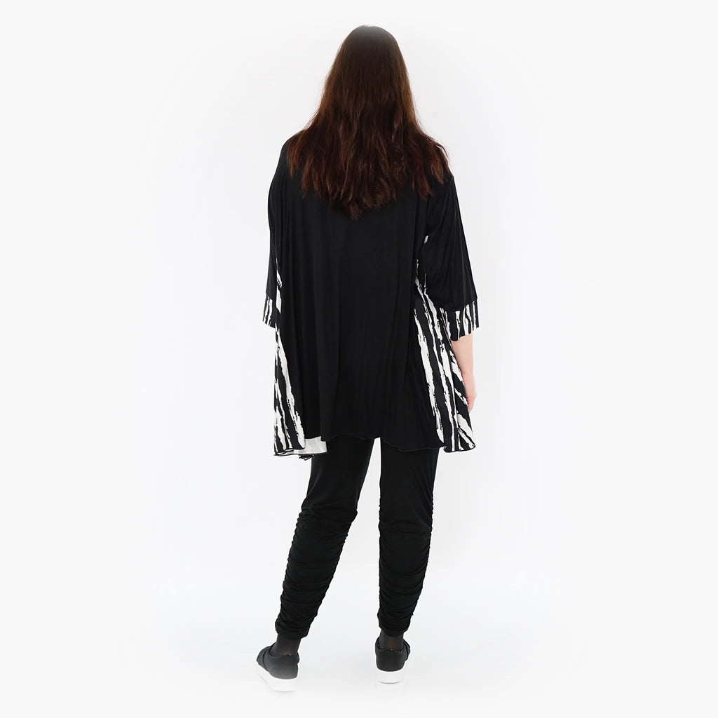 AKH 593 Big Shirt, Black and White