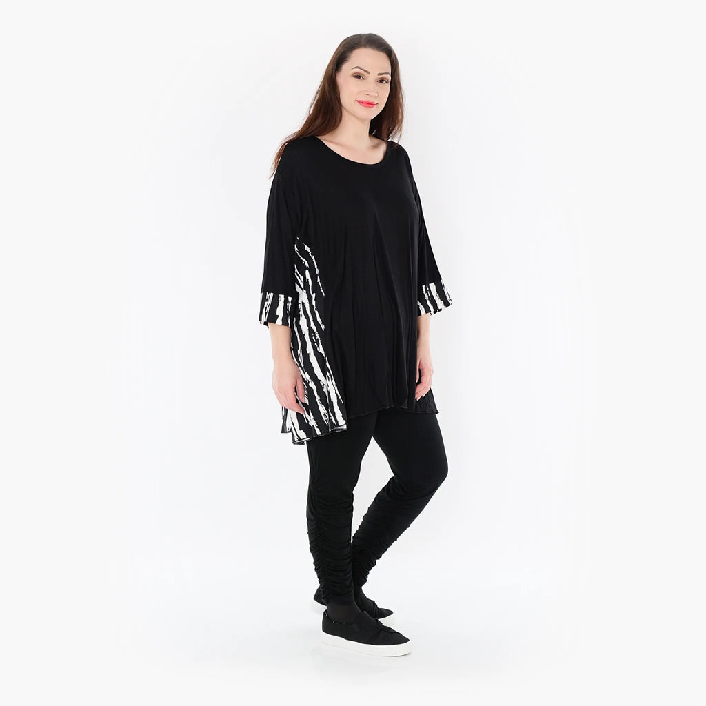 AKH 593 Big Shirt, Black and White