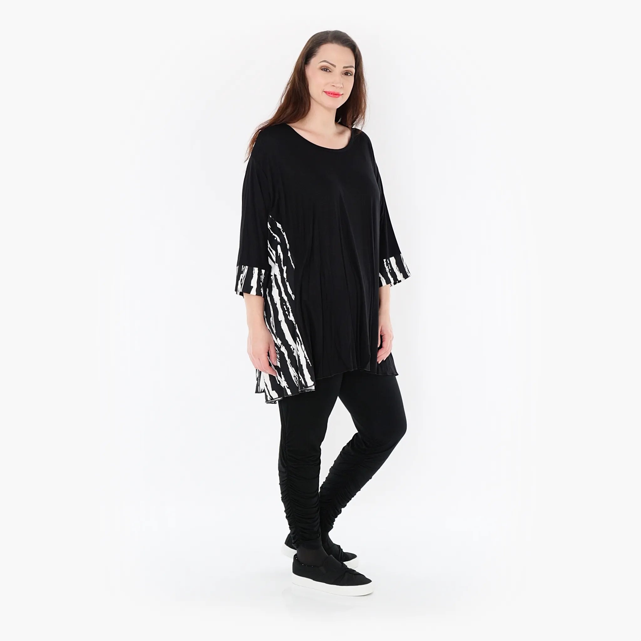 AKH 593 Big Shirt, Black and White