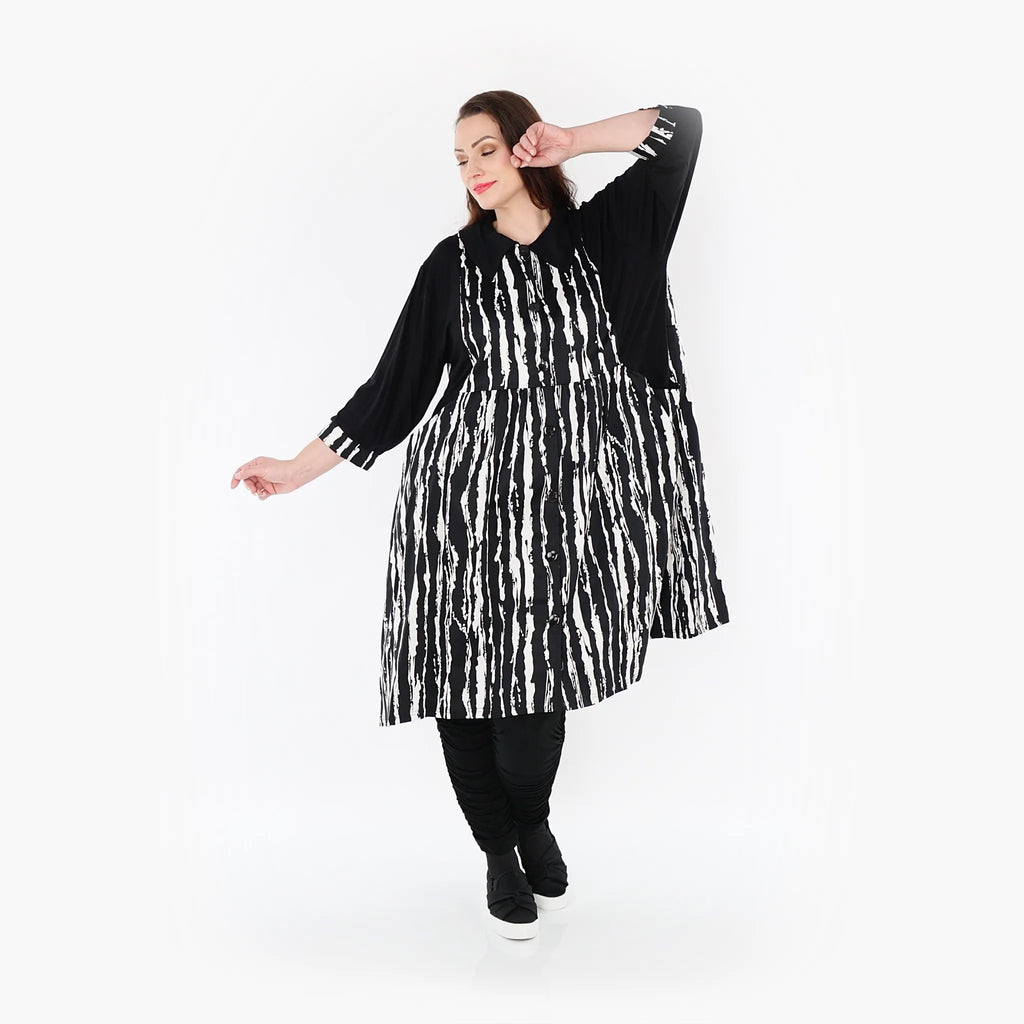AKH 6899 Blouse, Black and White
