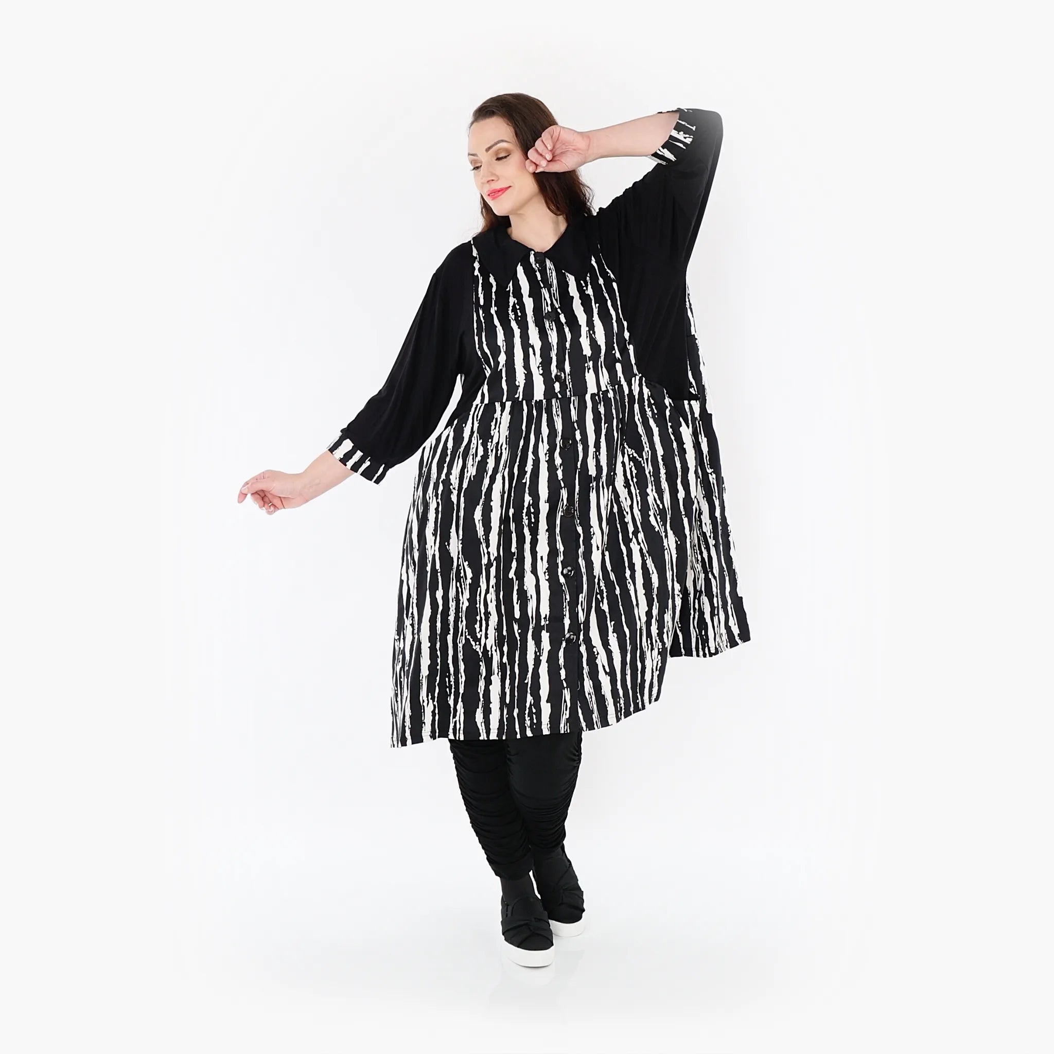 AKH 6899 Blouse, Black and White