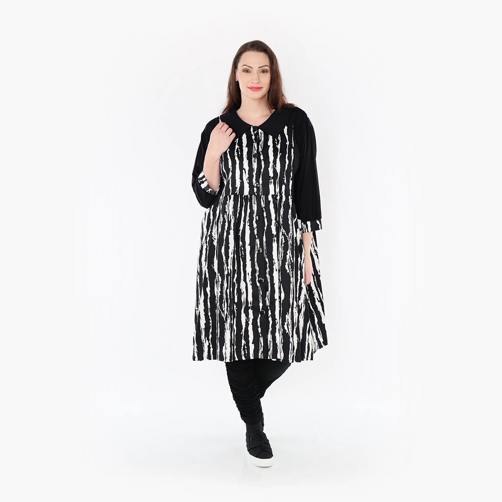 AKH 6899 Blouse, Black and White