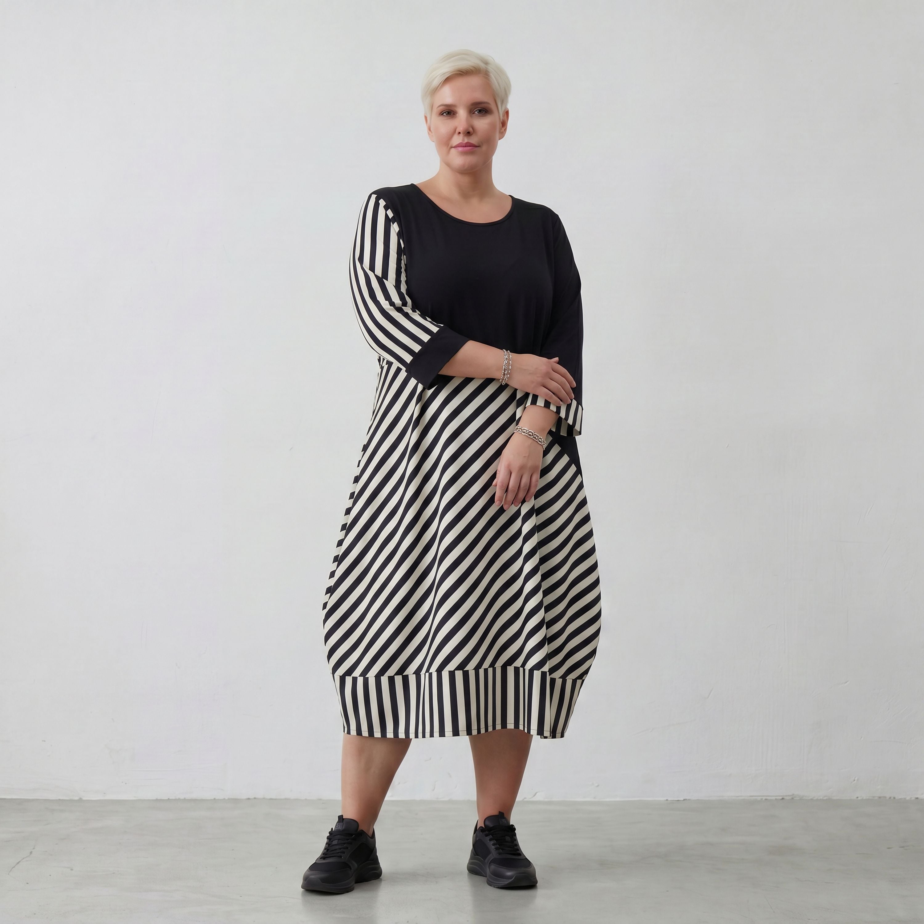 Robe AKH 6903, écru-noir