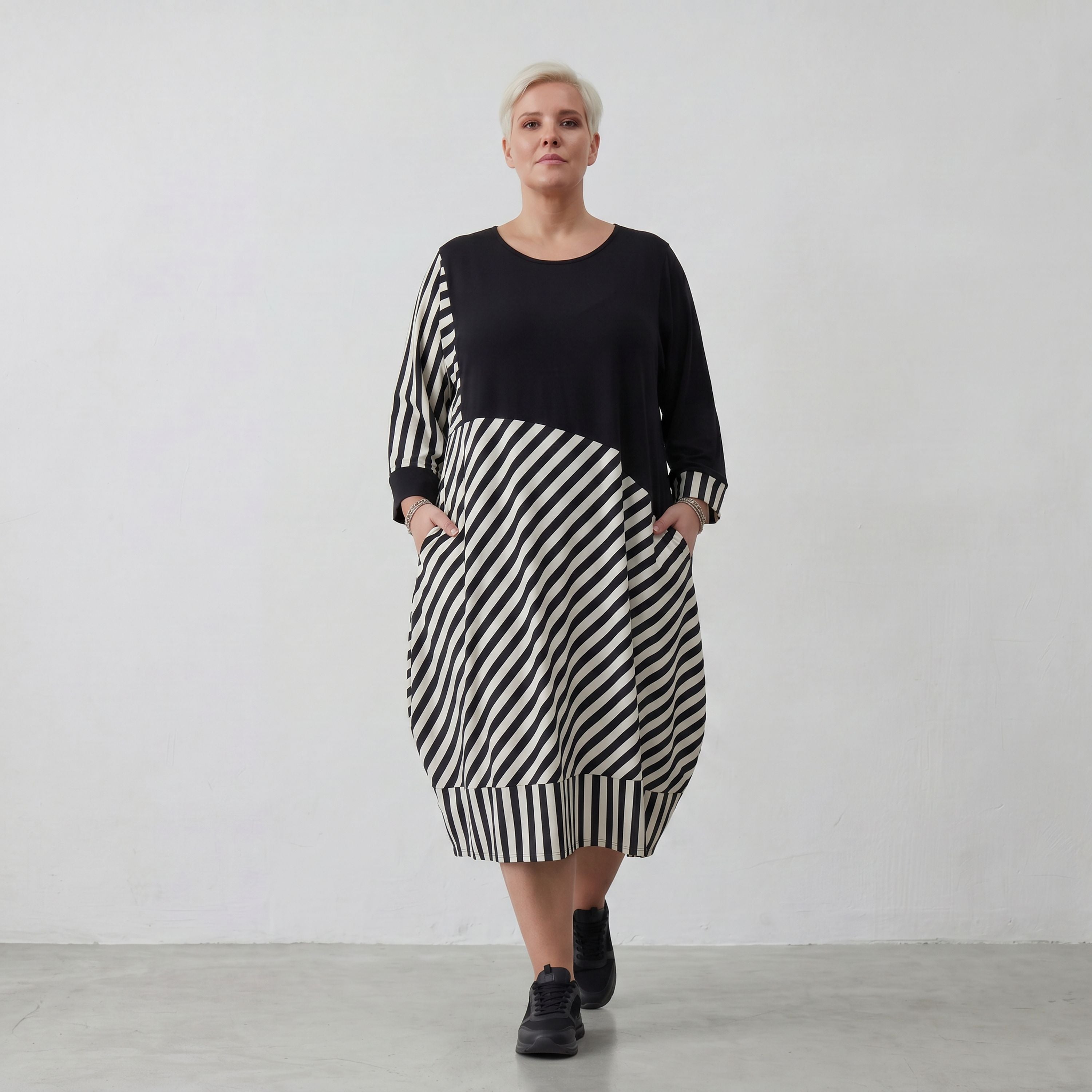 Robe AKH 6903, écru-noir