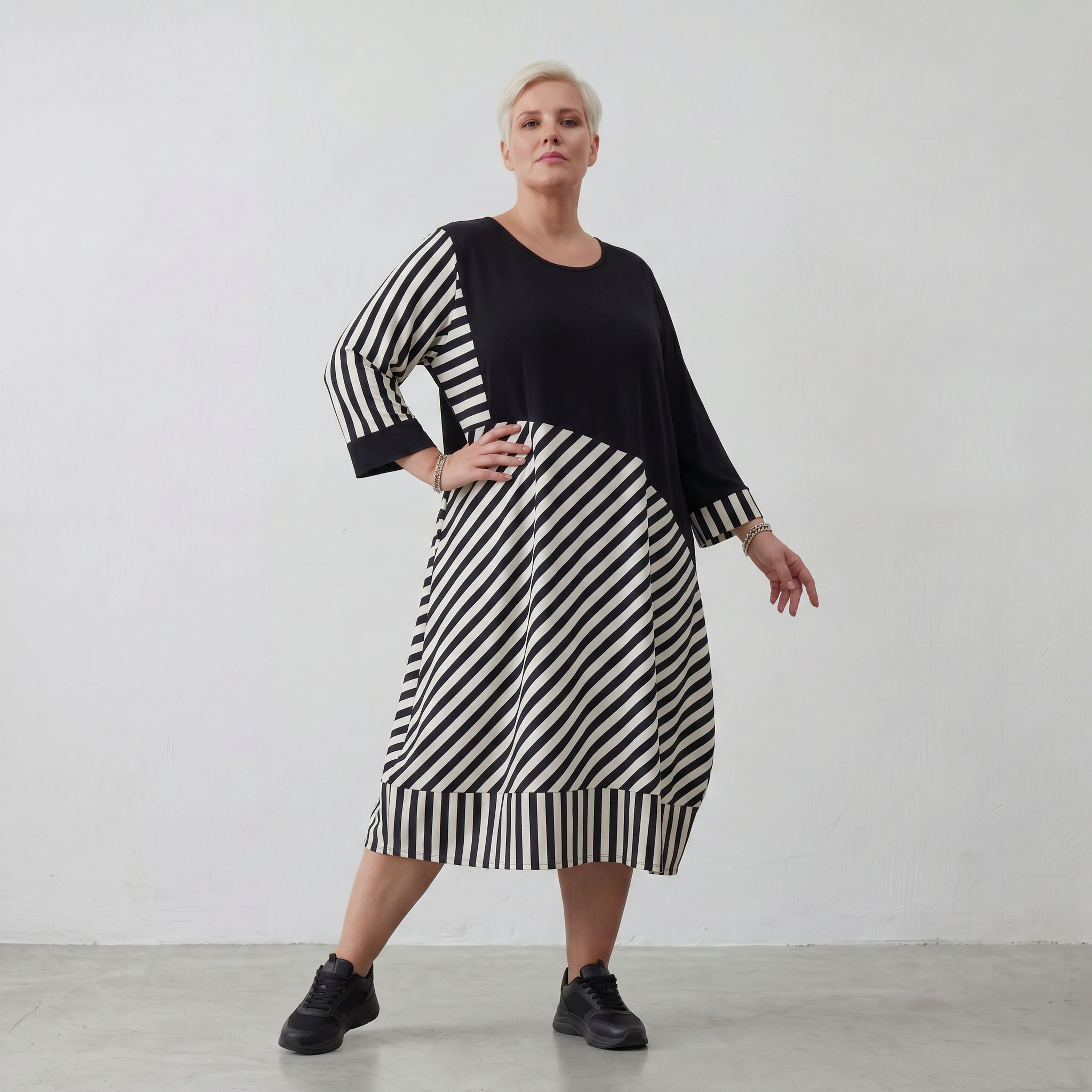 Robe AKH 6903, écru-noir