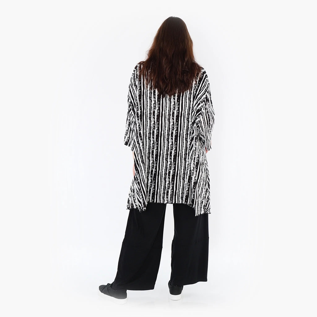 AKH 593 Big Shirt, Black and White