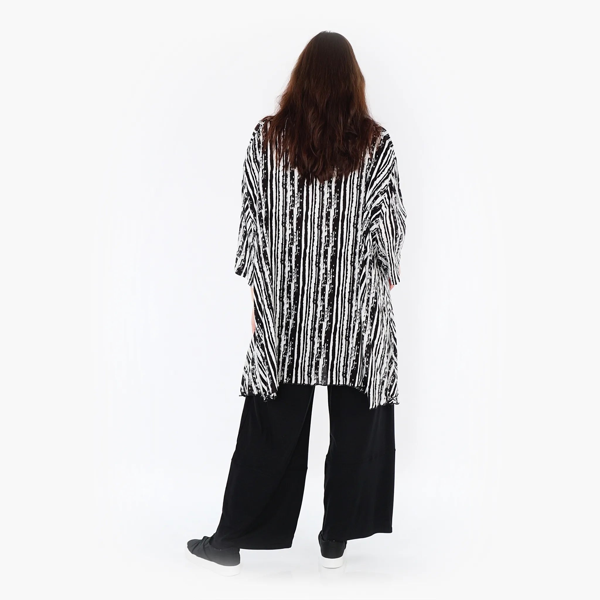 AKH 593 Big Shirt, Black and White