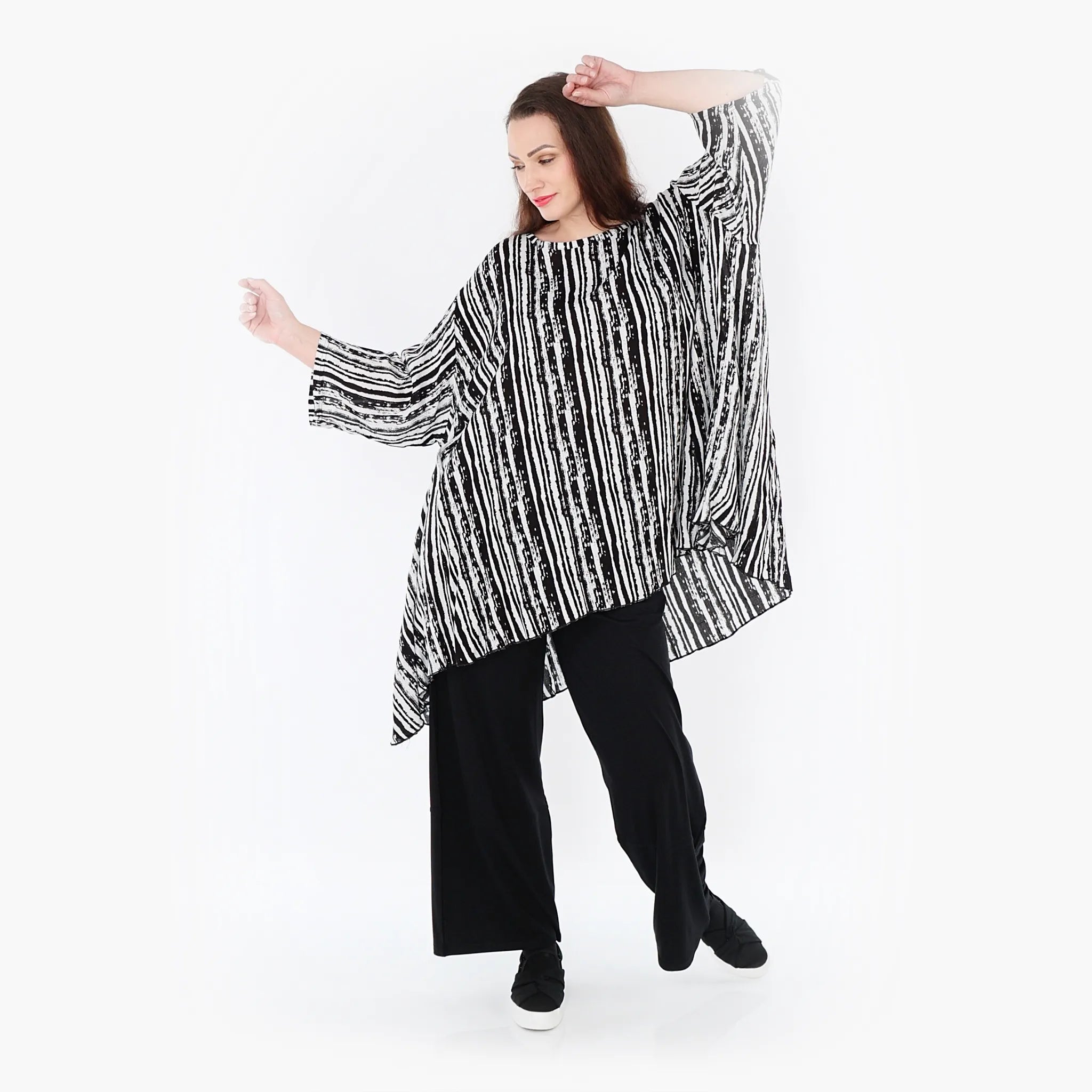AKH 593 Big Shirt, Black and White